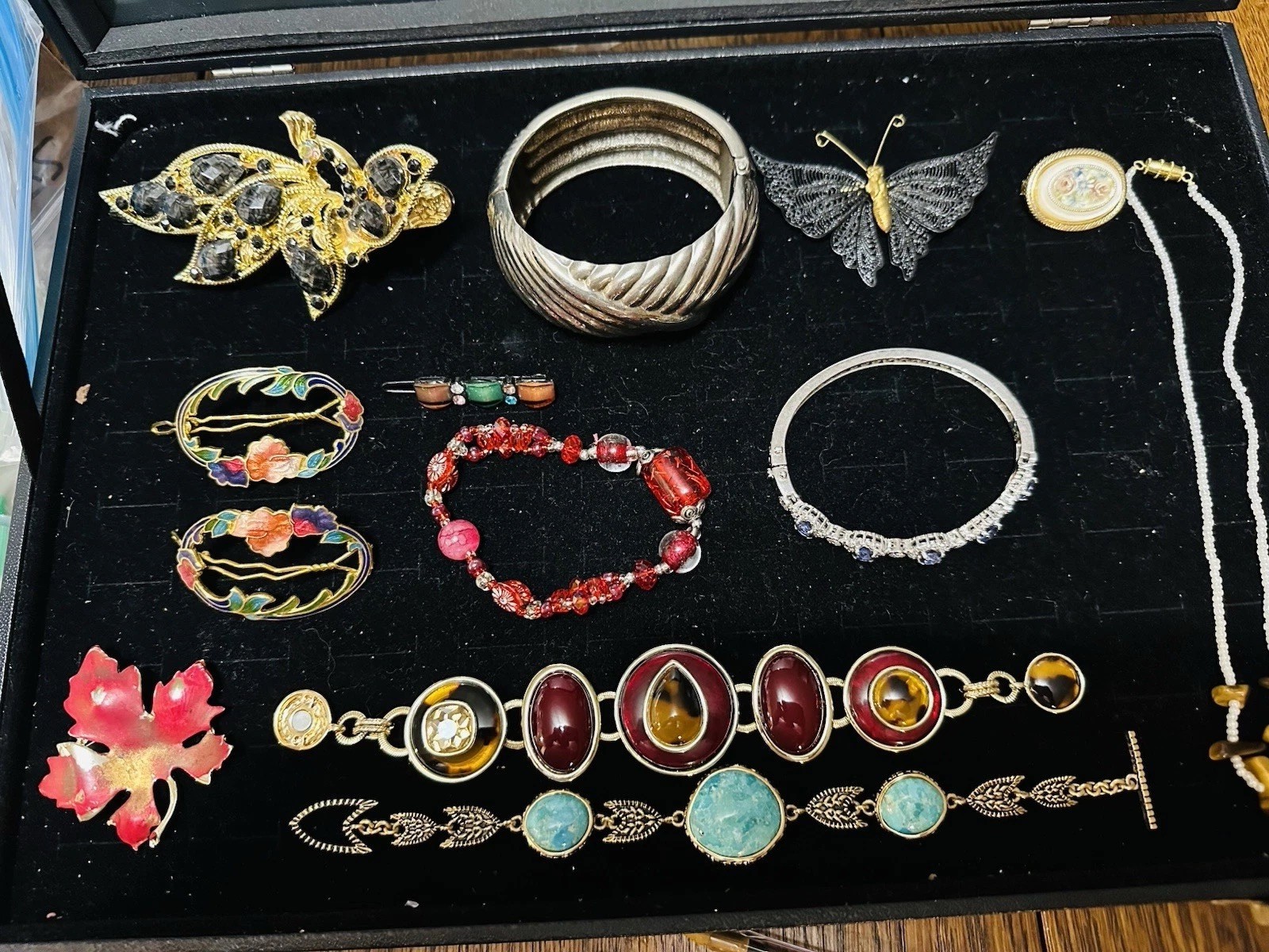 Vintage Lot Of 13 Pieces Costume Jewelry Bracelets Pins Hair Barrett’s