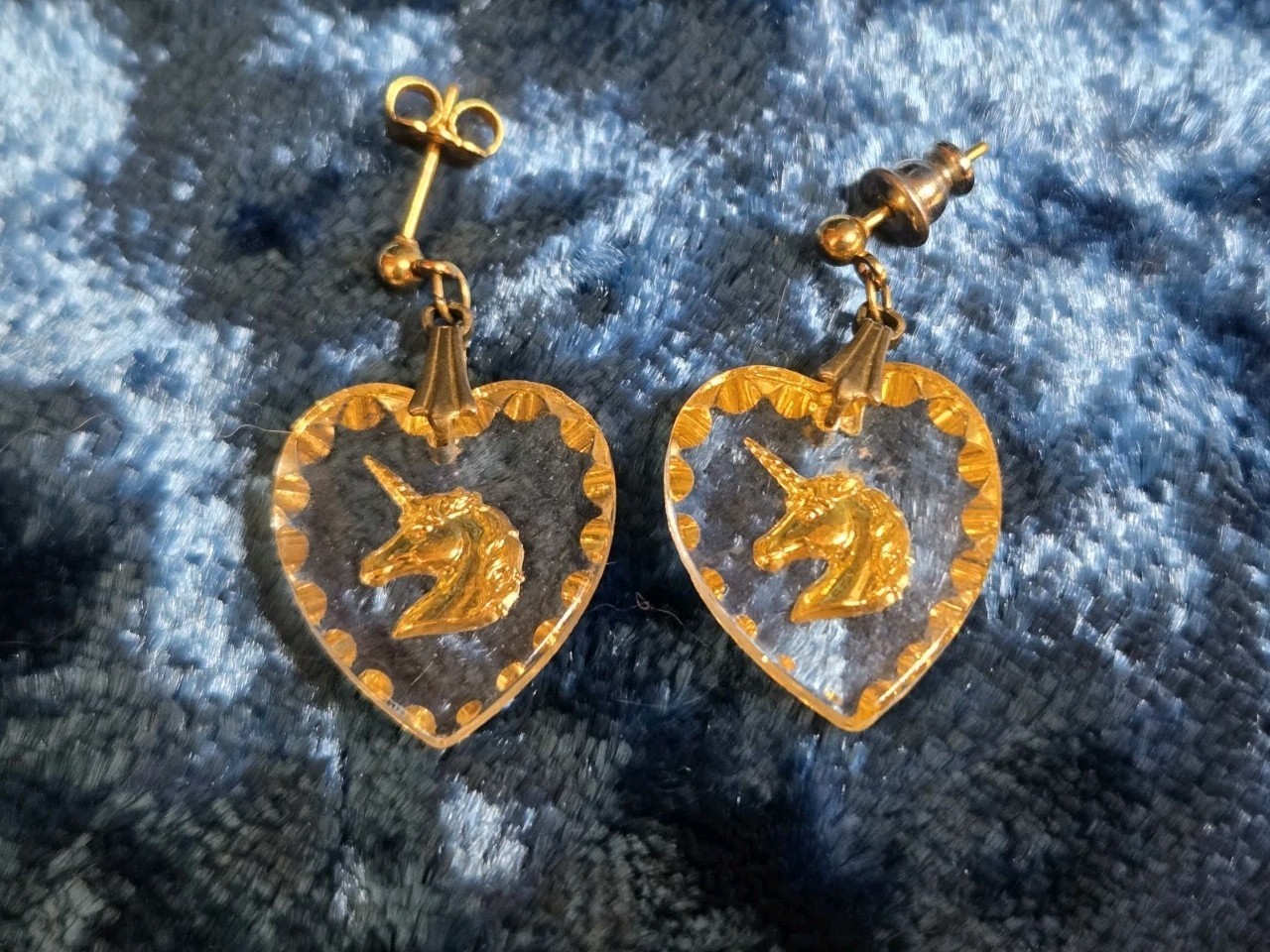 Vintage Unicorn Heart Intaglio Glass Dangle Earrings Gold Tone