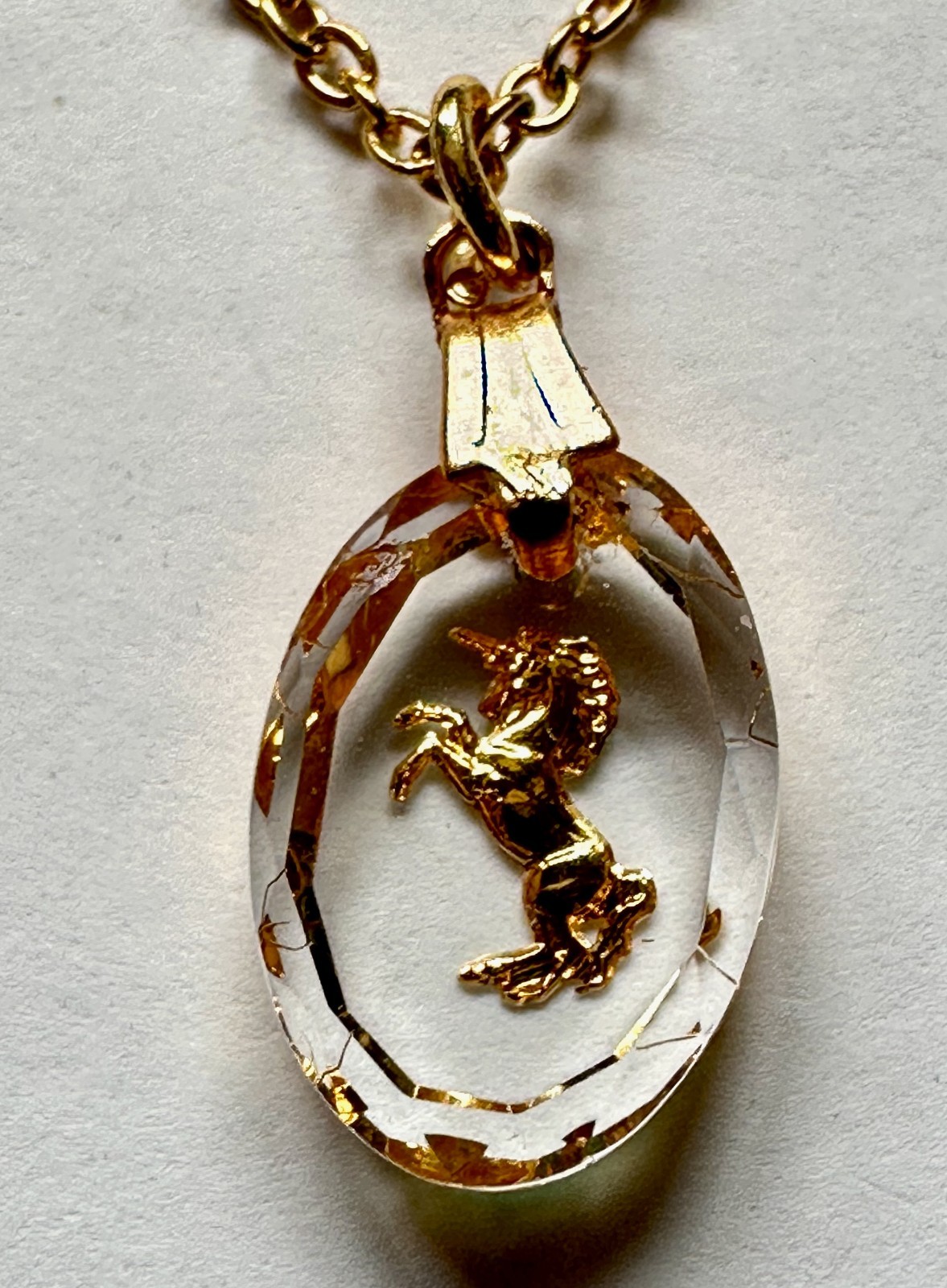 VINTAGE INTAGLIO GOLDEN unicorn GLASS pendant 3/4 OF 1″ NECKLACE 18″ GOLD PL