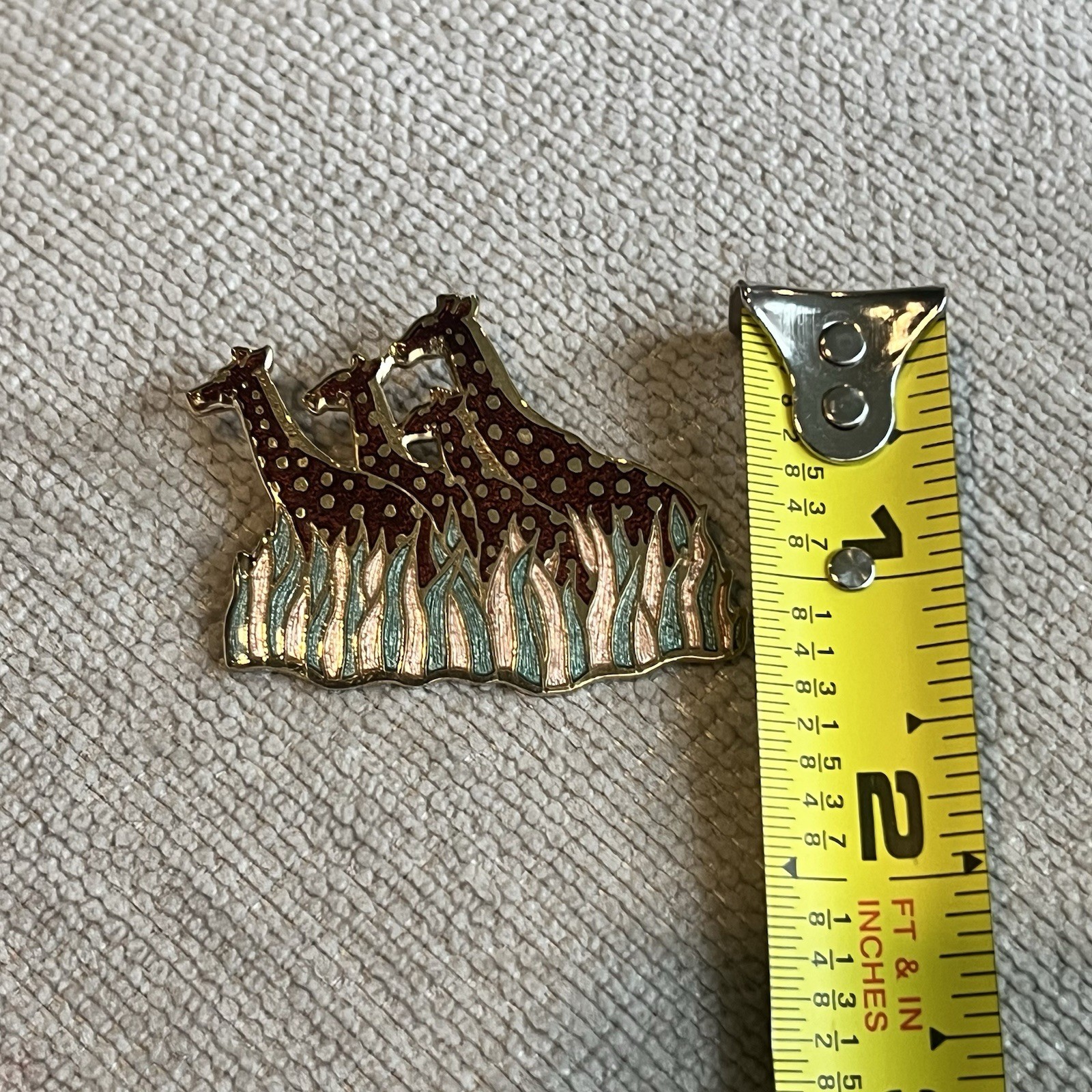 Cute Safari Giraffe Herd Brooch Pin Cloisonne/Enamel 2″ x 1.5″
