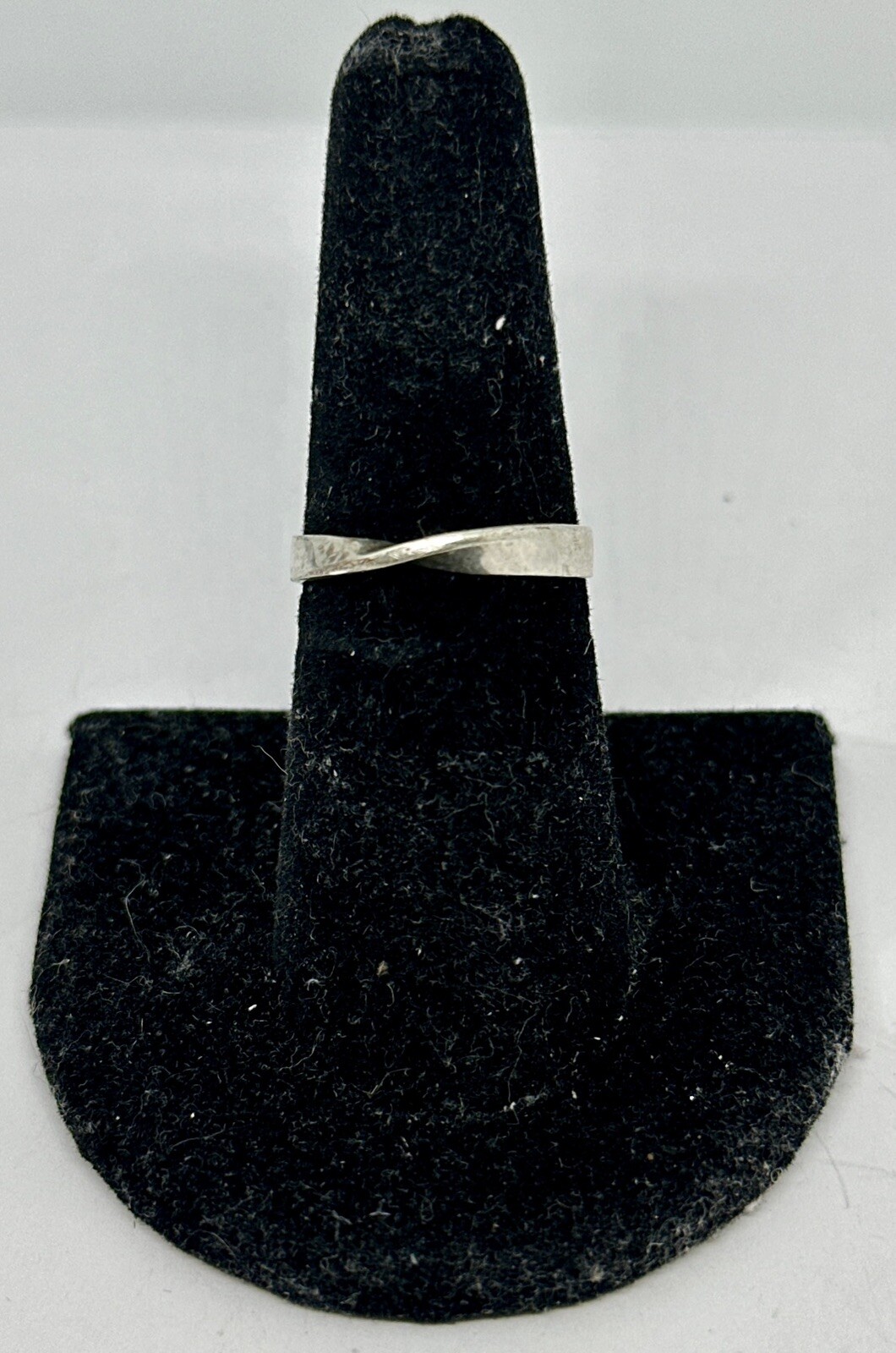 Sterling Silver Band Twist Ring Size 7 Stamped IBB TH 925 1.9 Grams