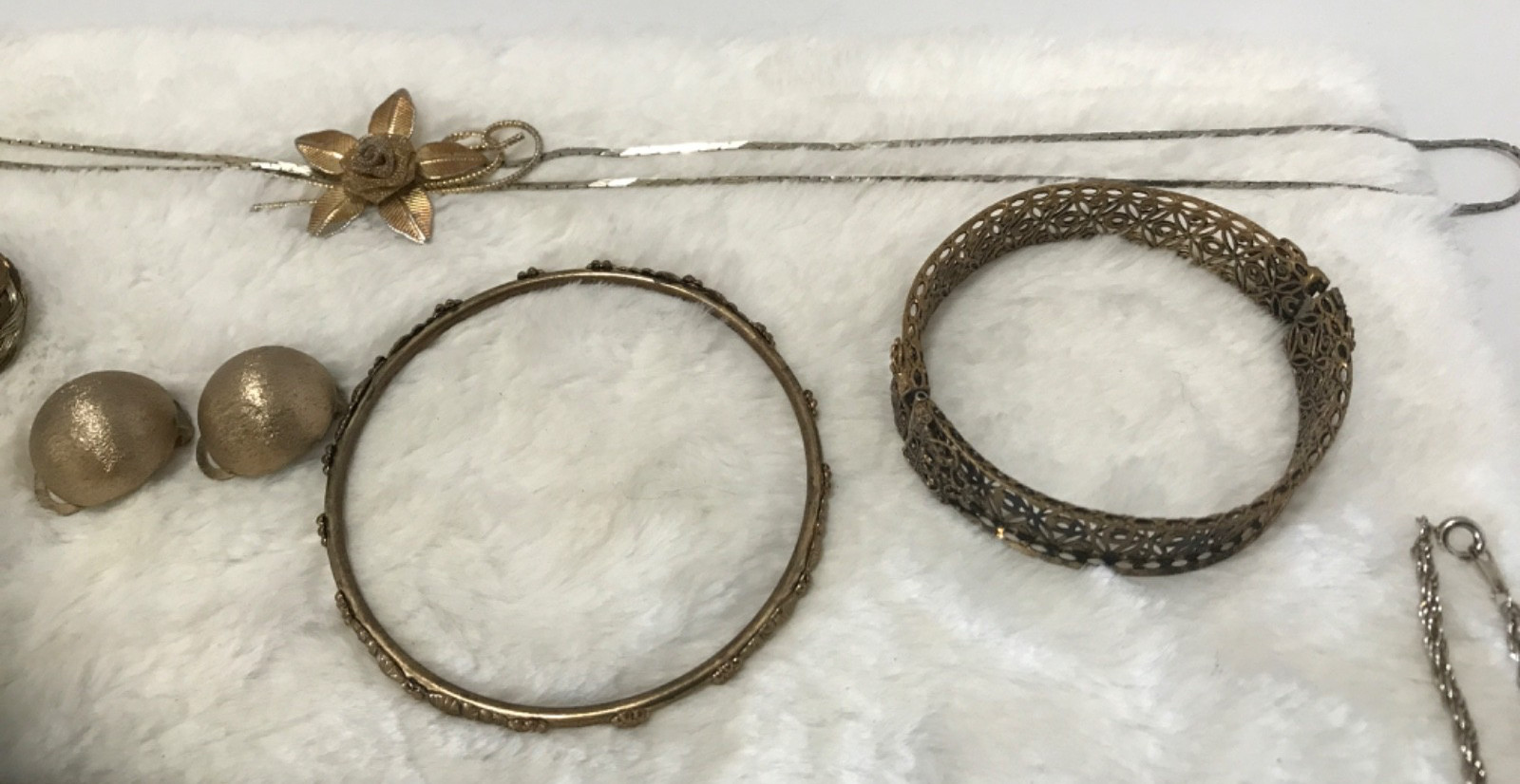 Lot of 14 Unique Gold Tone Costume Jewelry Necklaces Bracelet Brooch Earrings