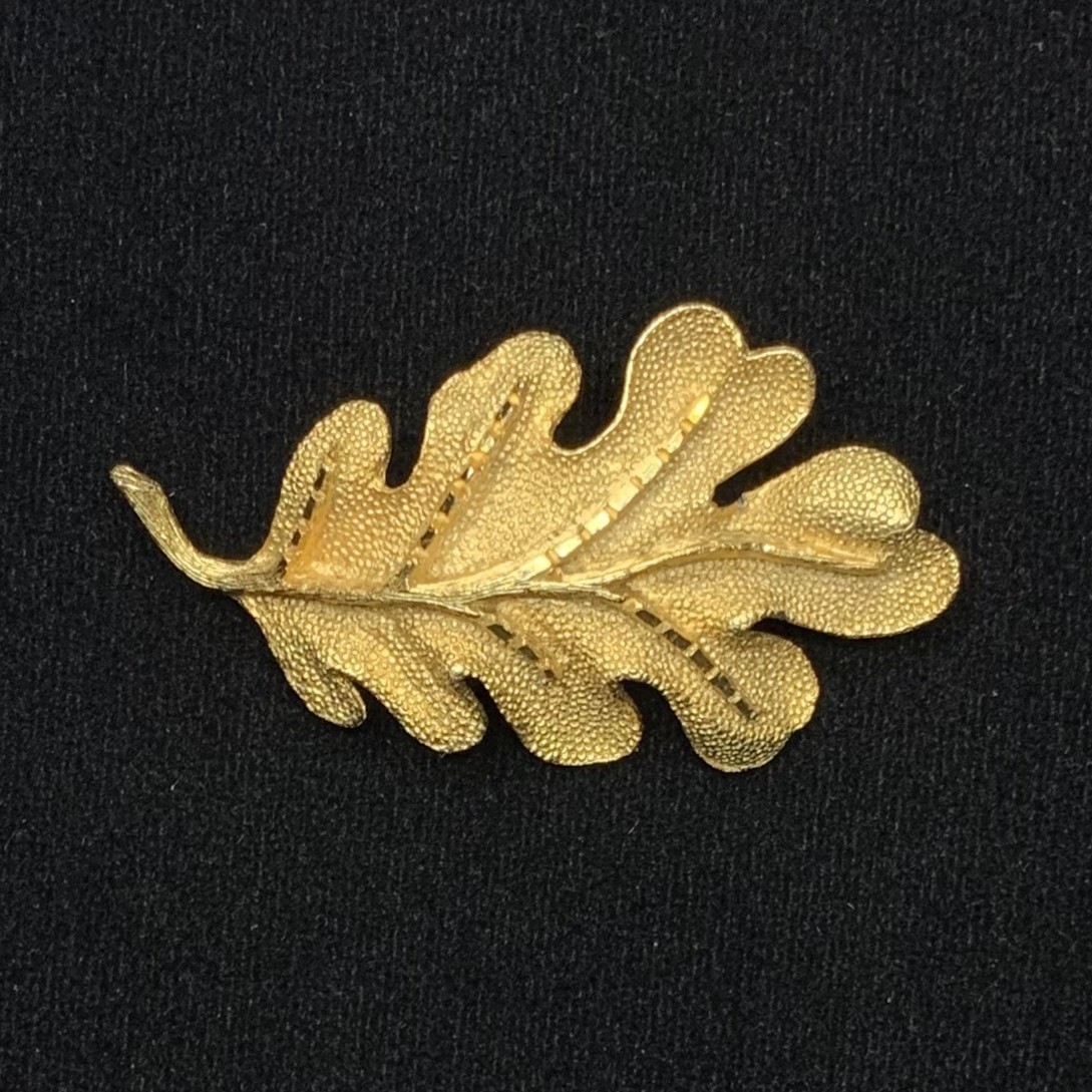 Lot of 3 Vintage Gold Tone Leaf Brooches 2.5” – 2.75”