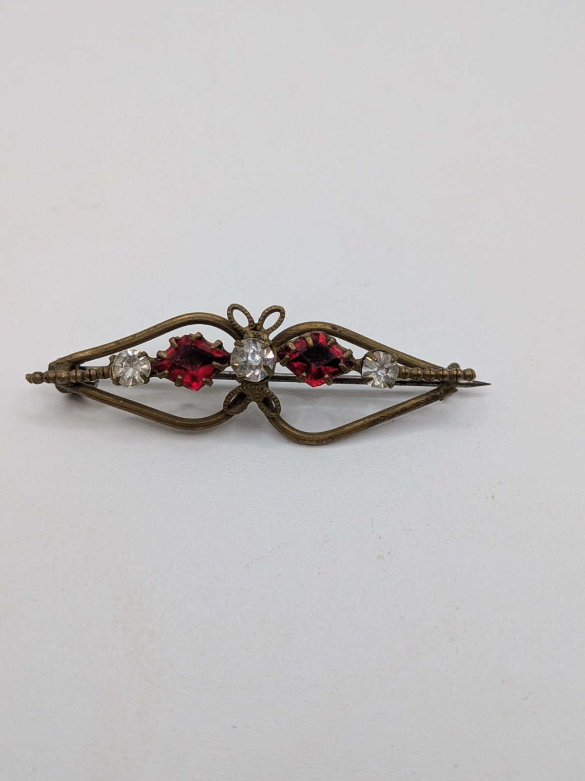 Antique Vintacge Art Deco GOLD RED Clear Rhinestone SMALL Bar BROOCH PIN C Clasp
