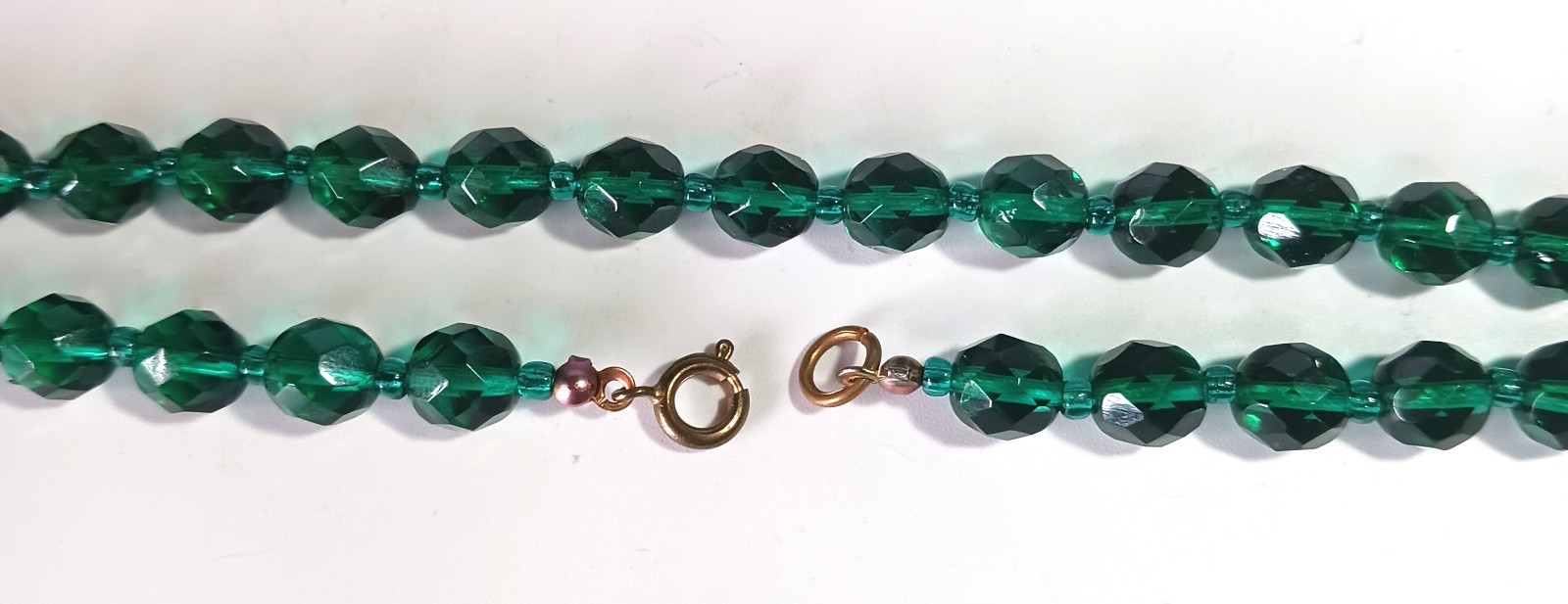 Vtg (Antique?) Emerald-Green Crystal Glass Bead Necklace 35″