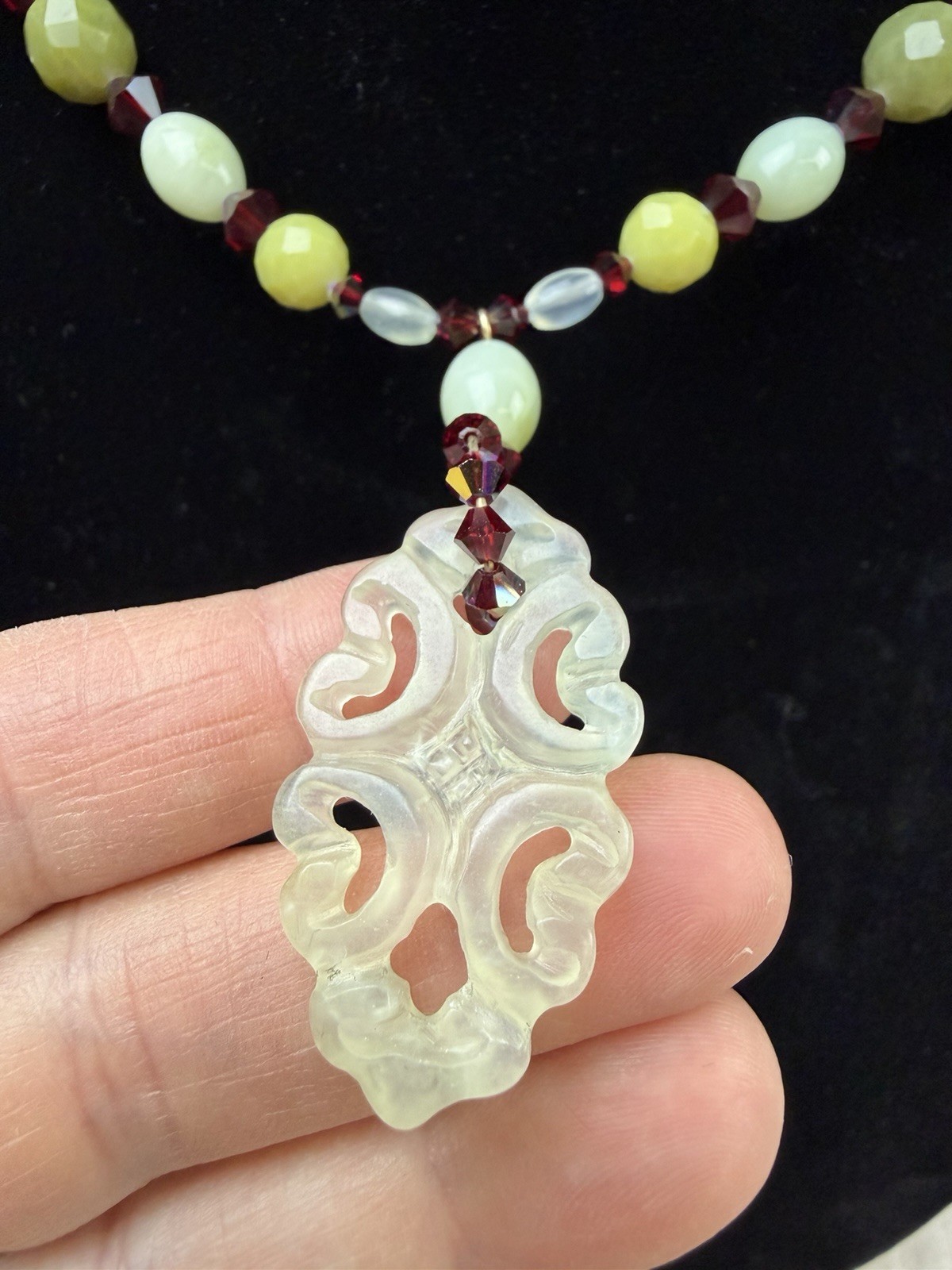 Vtg Carved Jade Pendant Choker Necklace Red & Green Faceted Beads 16” Amulet