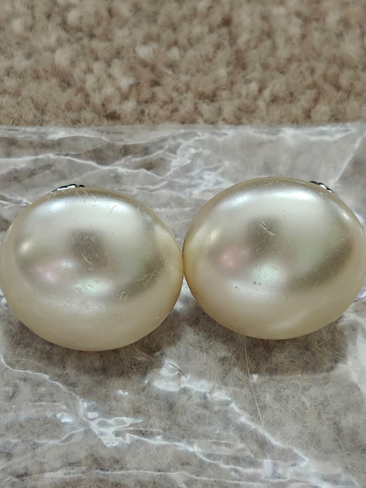 Vintage 1” Round Faux Pearl Retro Screw Back Earrings – DAILY SHIPPING!
