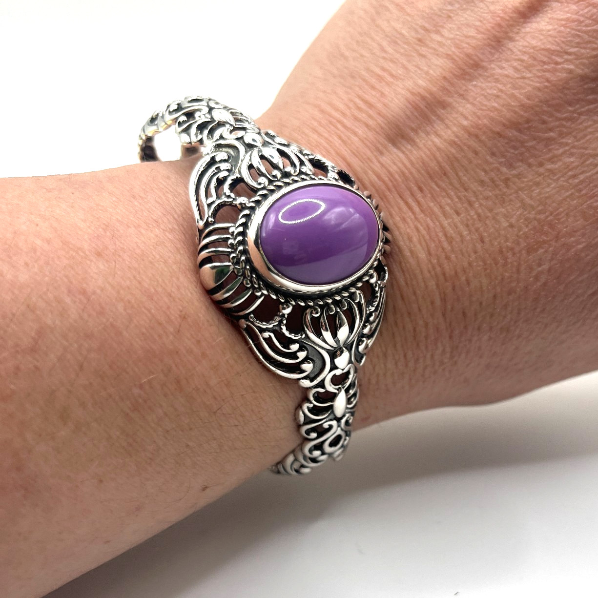 VTG Carolyn Pollack Cuff Bracelet Purple Charoite Cabochon Scroll Sterling 925