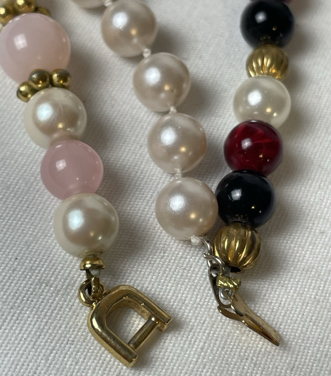 Lit 3 Vtg Faux Pearl Beaded Bracelets 7.5” White Pink Black Gold Toned Clasps