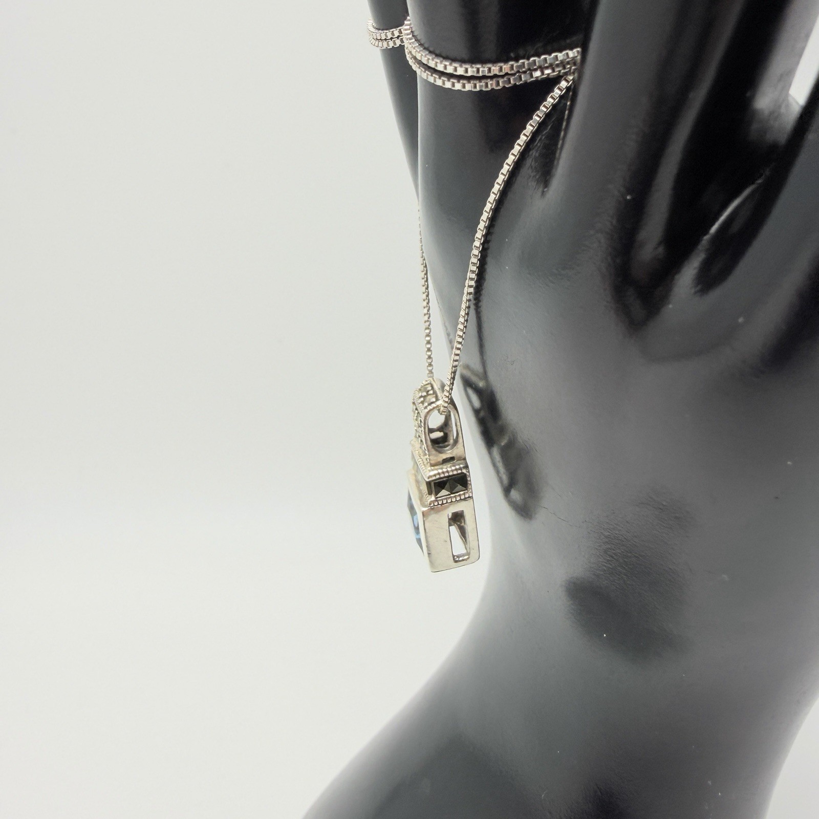 Sterling Silver Marcasite Blue Crystal Glass Art Deco Style Pendant 18′ Necklace