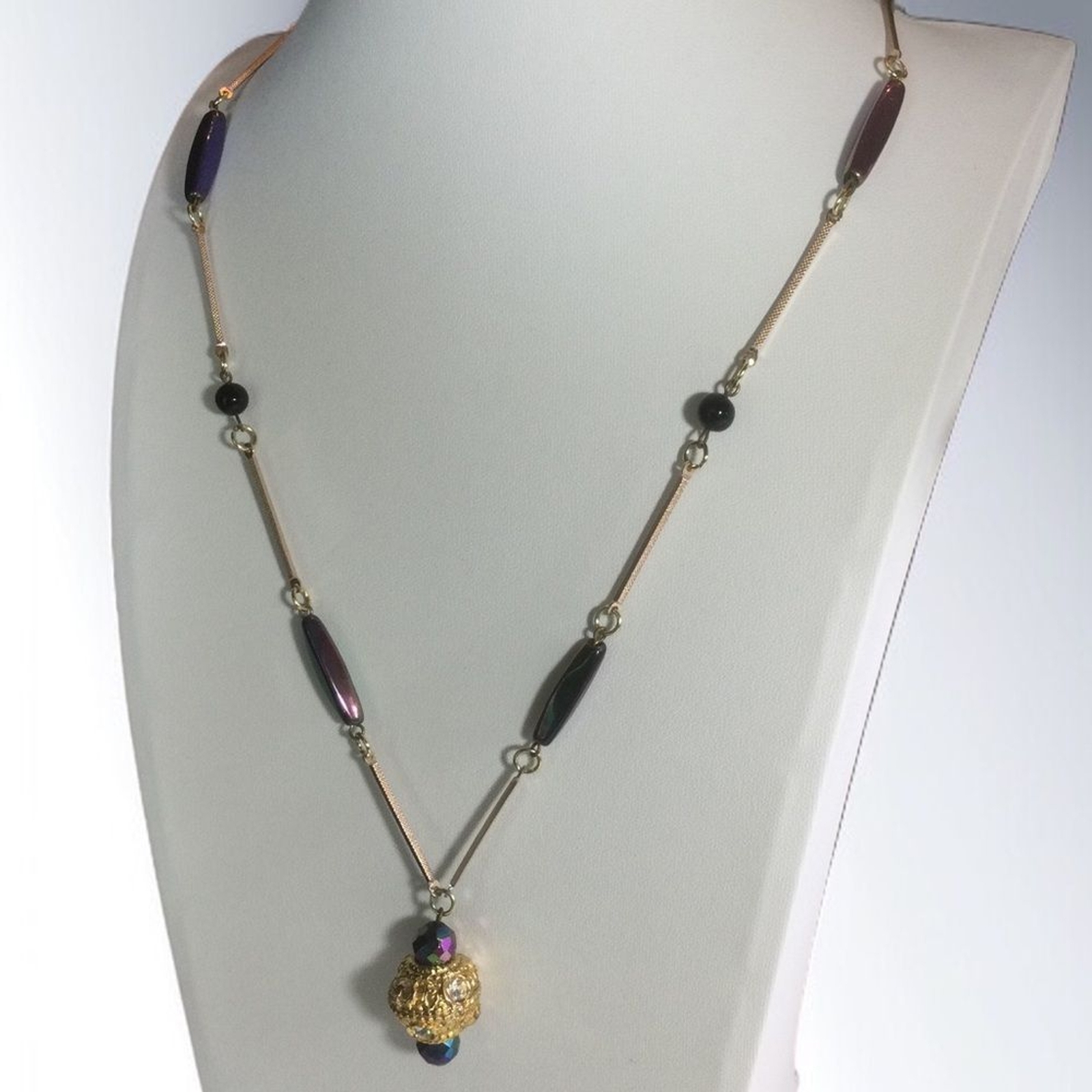 Vintage Pendant Necklace Peacock Glass Beads Gold Tone Bar Link Chain