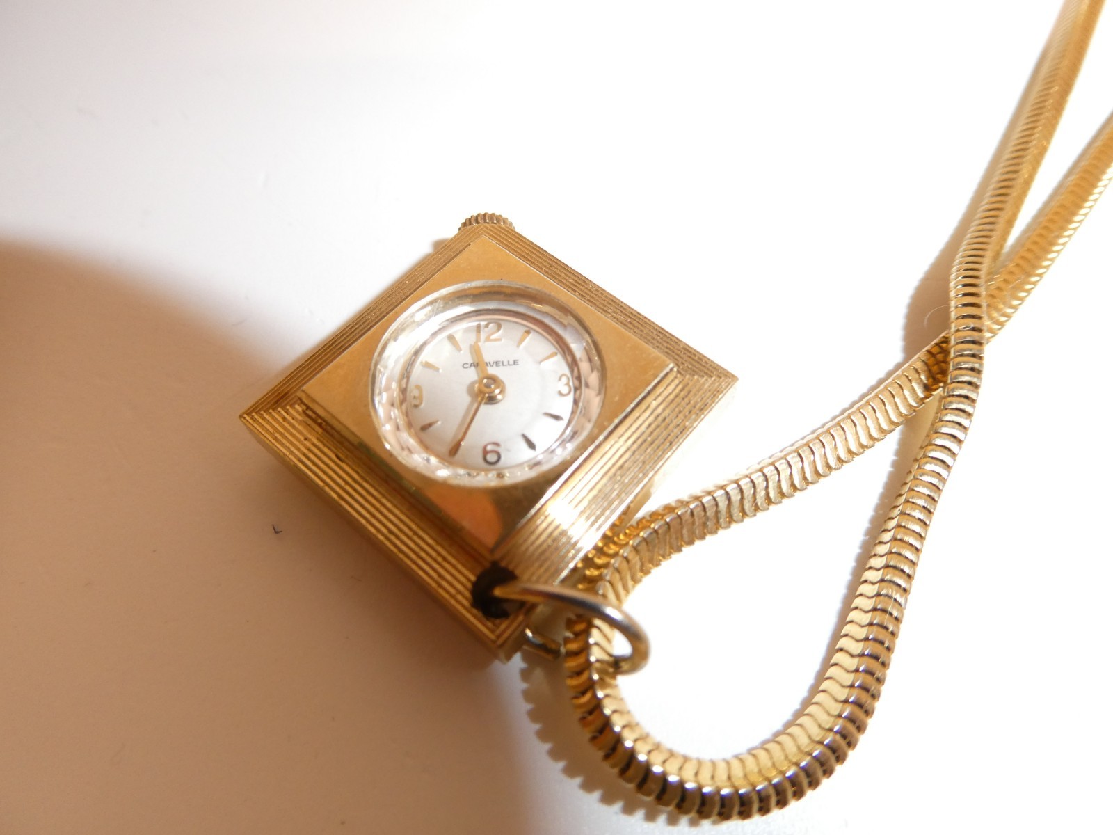VTG Caravelle 24″ Necklace Pendant Watch Women Gold Tone Square Case Manual Wind