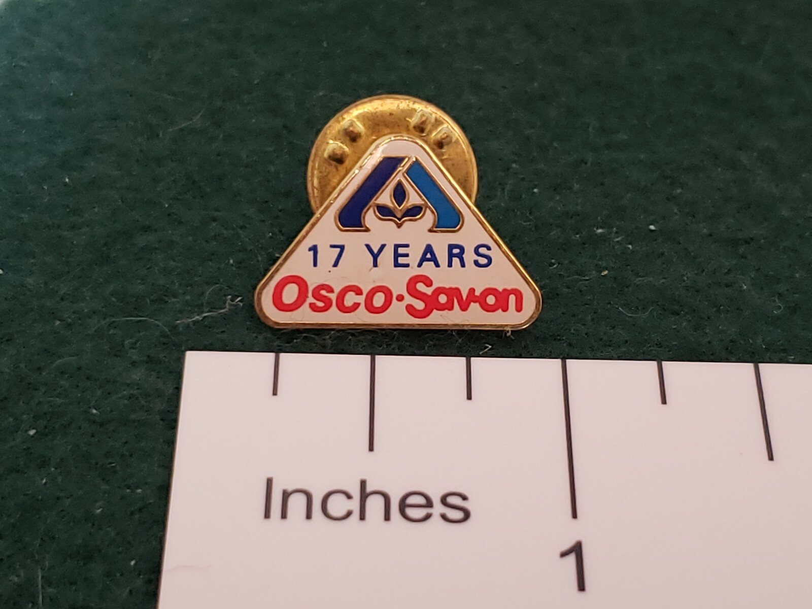 Osco Savon Lapel Pin 17 Years Anniversary Gold Tone Metal Year Service Vintage