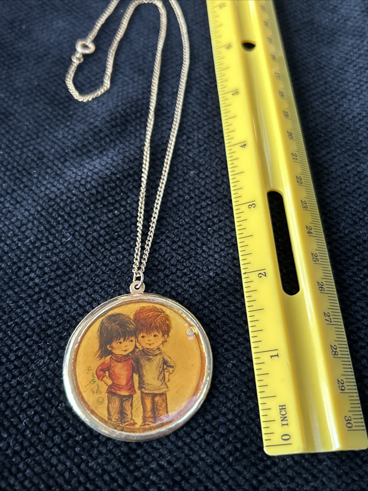 VINTAGE 1971 Fran Moore Moppetts Best Friends Necklace Gold Tone