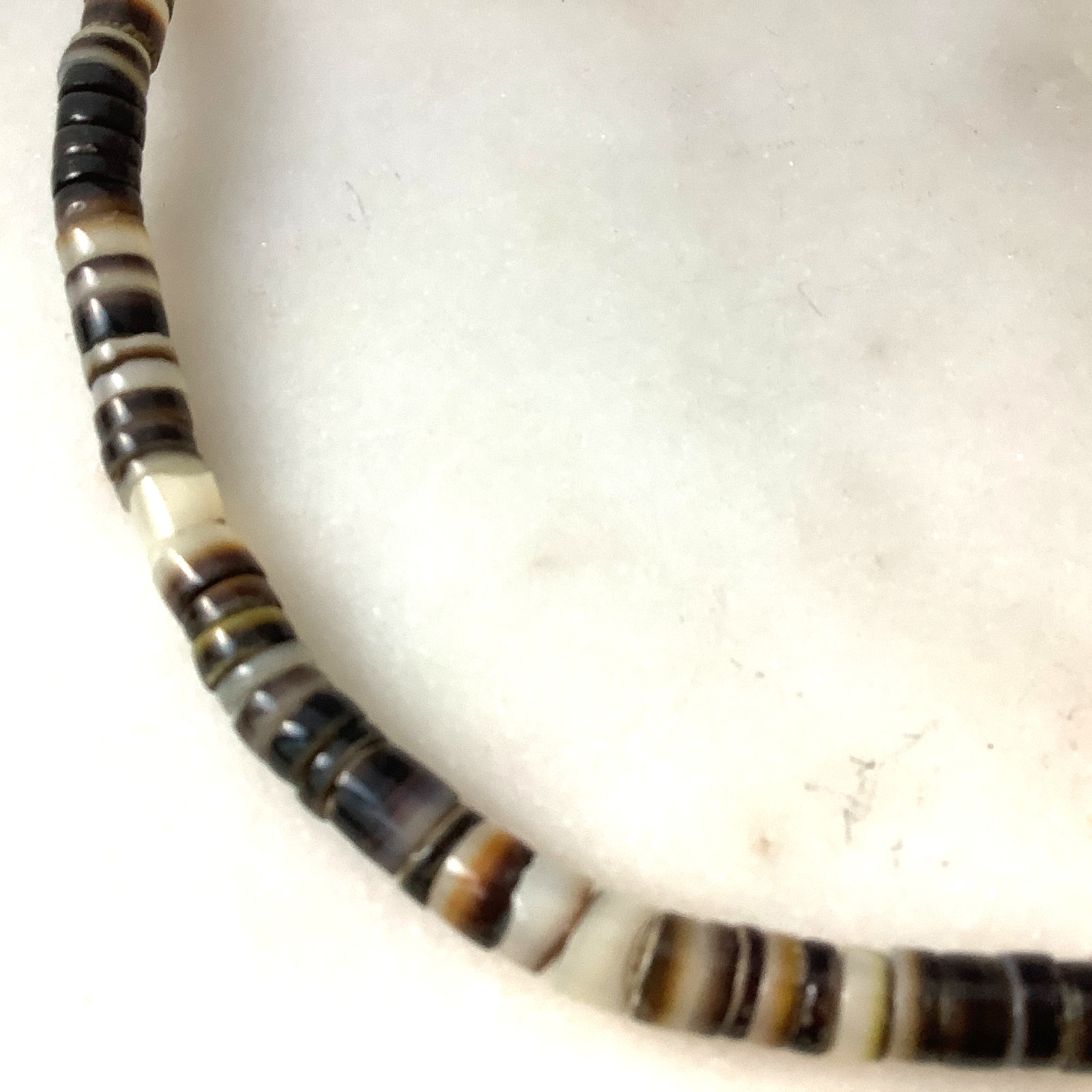 Vintage Heishi Necklace Beaded Dark Brown Hawaiian Puka Shell 16″