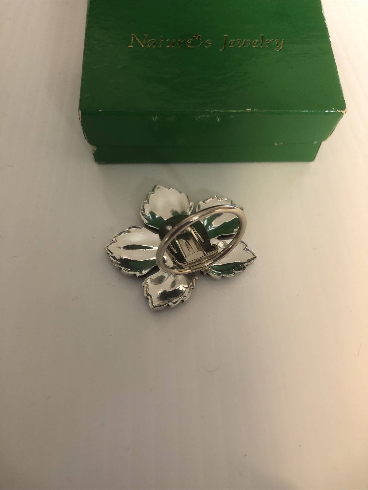 Vintage Nature’s Jewelry 2-tone Clip On Brooch Silver Toned Leaf