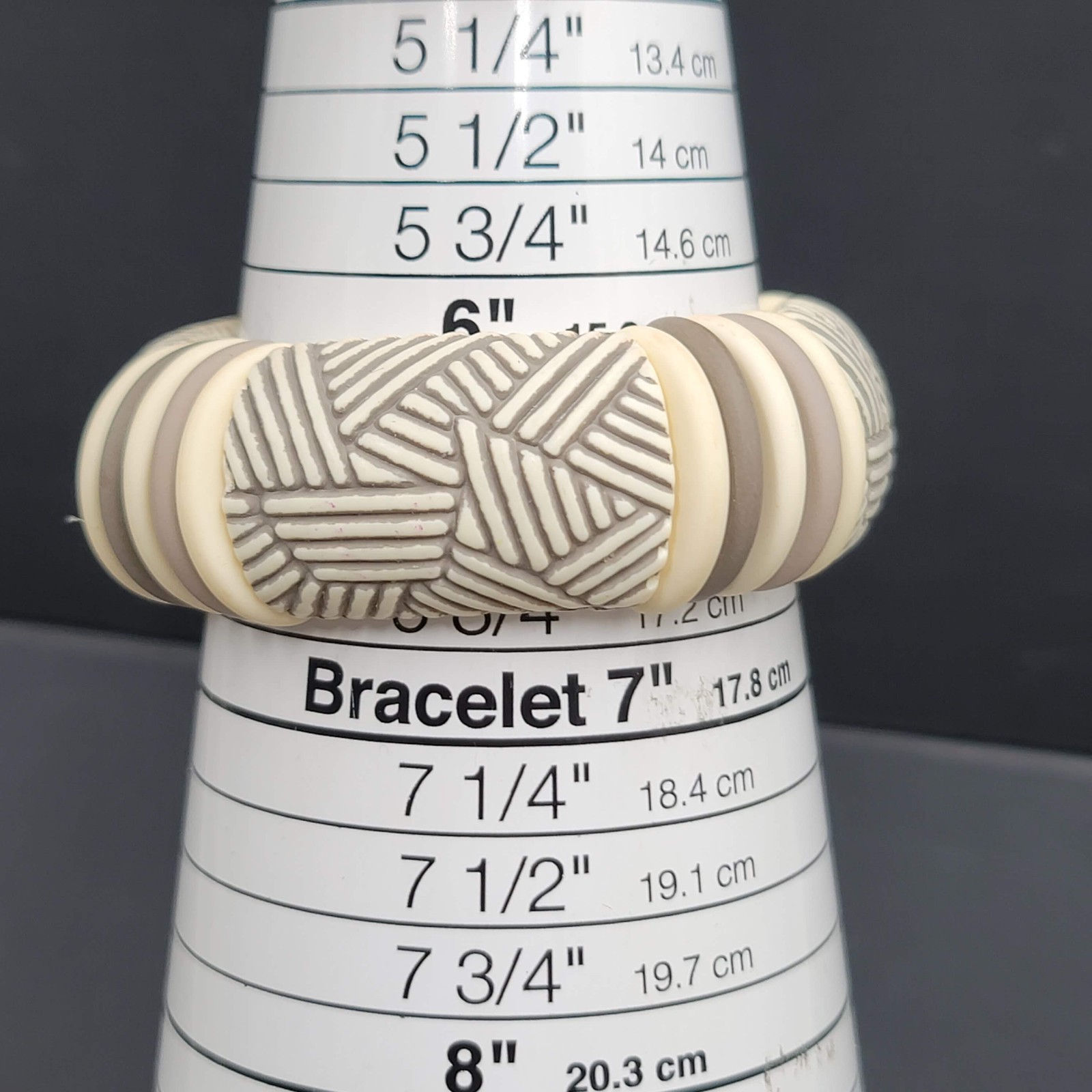 Vintage Avon Sirocco Bracelet Molded Plastic Expansion Stretch Bracelet 6.5″