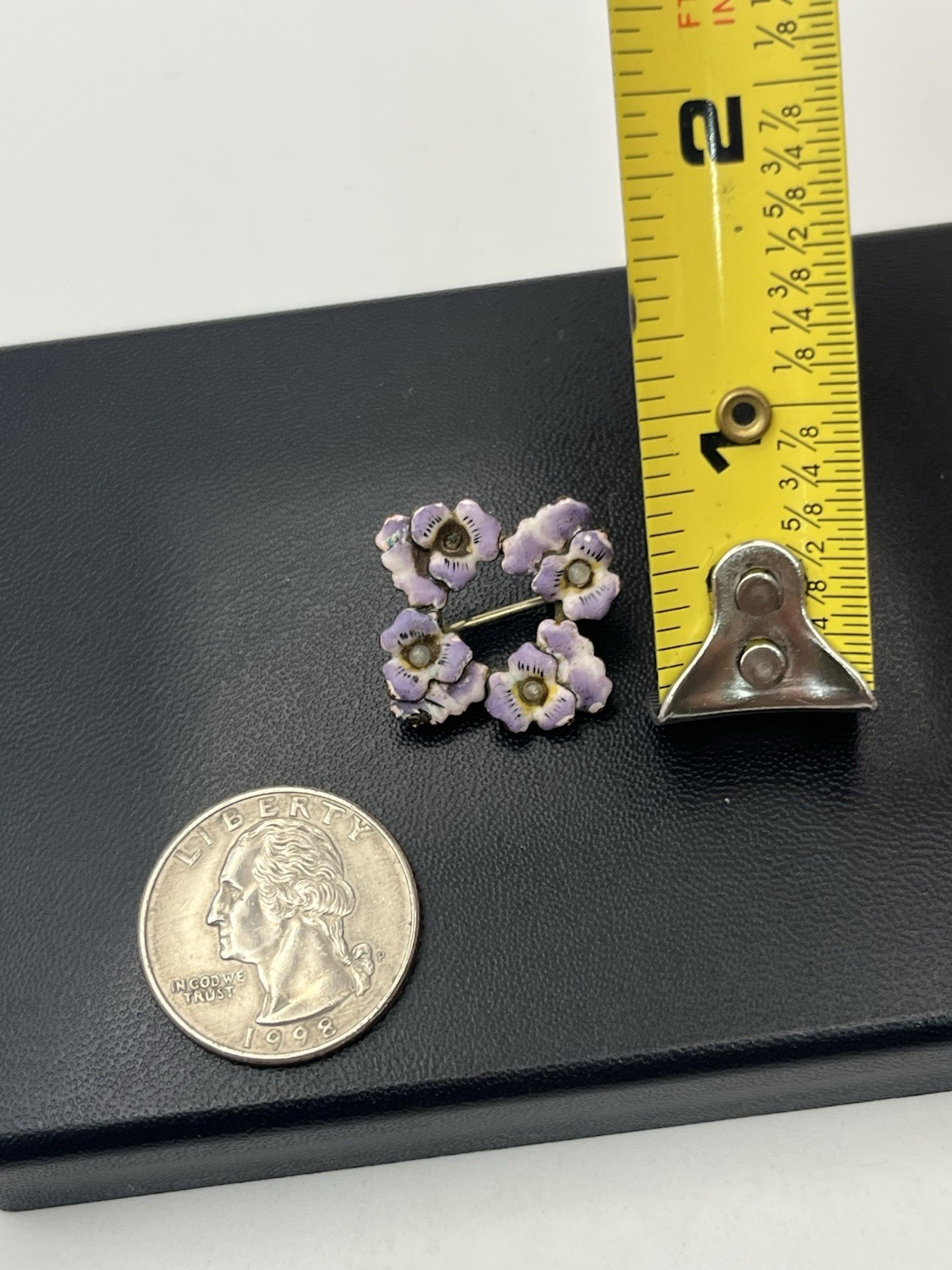 Art Nouveau purple enamel pansy flower gold tone vintage brooch pin faux pearl