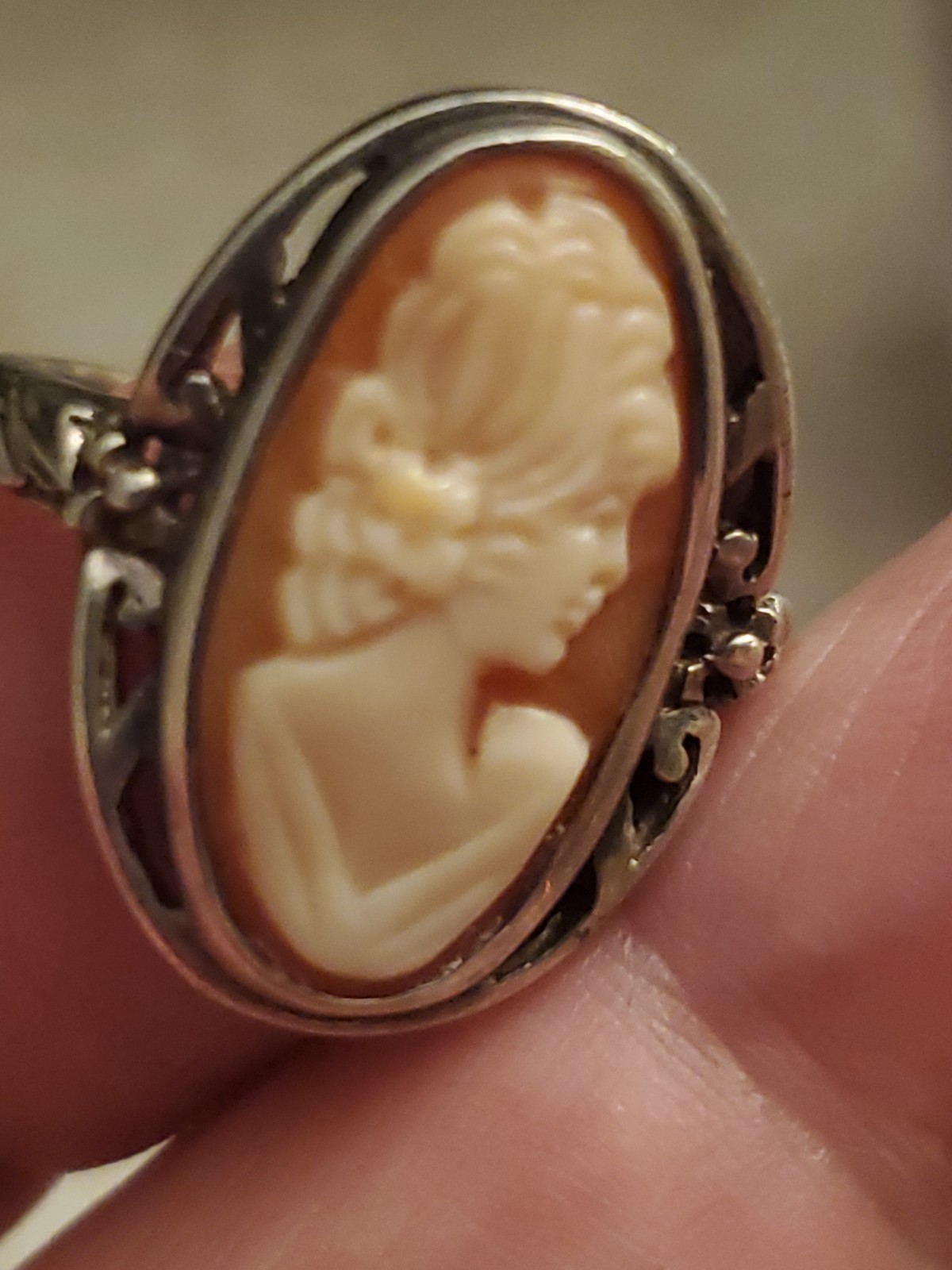 Vintage Sterling Silver Cameo Ring Carved Oval Shell Of Woman Profile