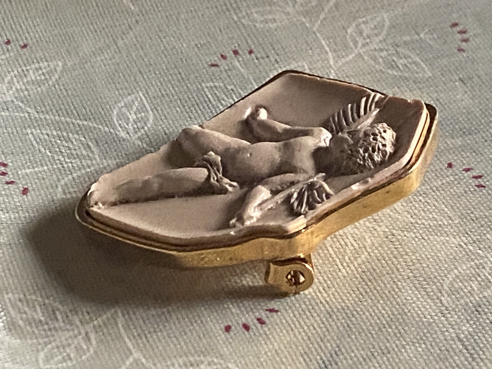 Vintage Vatican Library Collection Cherub Brooch W/Raised Relief