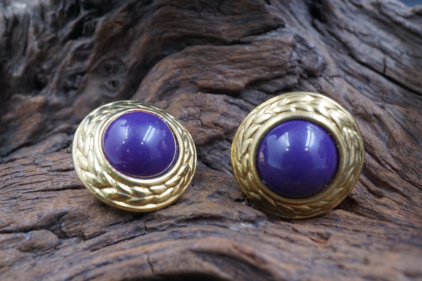 Vintage WHITE STAG Purple Stone, Goldtone, Clip On, Earrings 7/8″