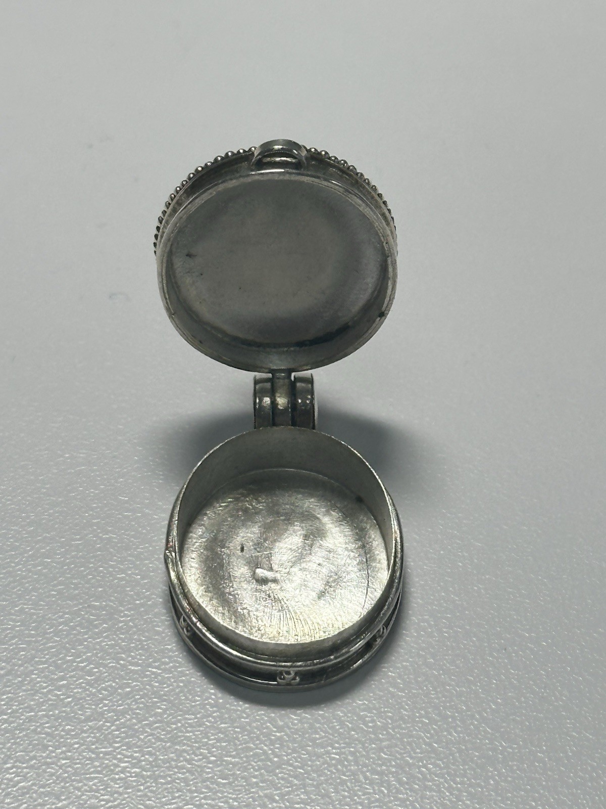 VTG Sterling 925 Hallmark Scrolls Flowers & Swirls Photo Locket Pendant Necklace