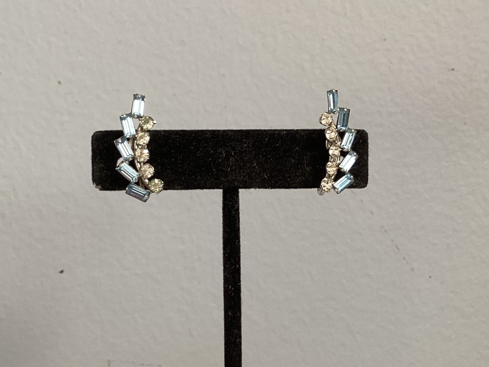 VINTAGE AUTHENTIC SIGNED STERLING SILVER, CLEAR & BLUE TOPAZ CRYSTAL EARRINGS NR