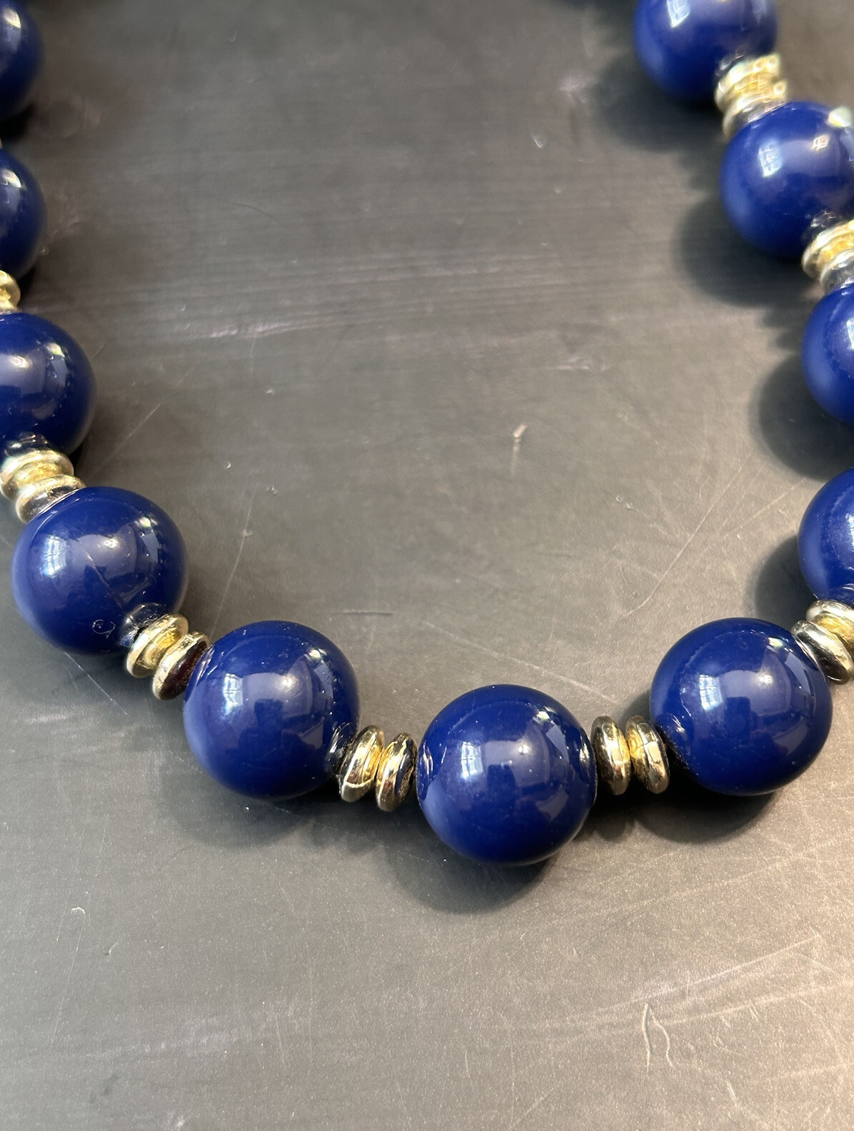 Vintage blue genuine lucite necklace Dark Blue BEAUTIFUL! Made In China! 15”