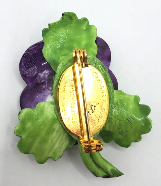 LARGE 1940’S 1950’S CARA STAFFORDSHIRE ENGLAND PANSY FLOWER PIN BROOCH (chip)