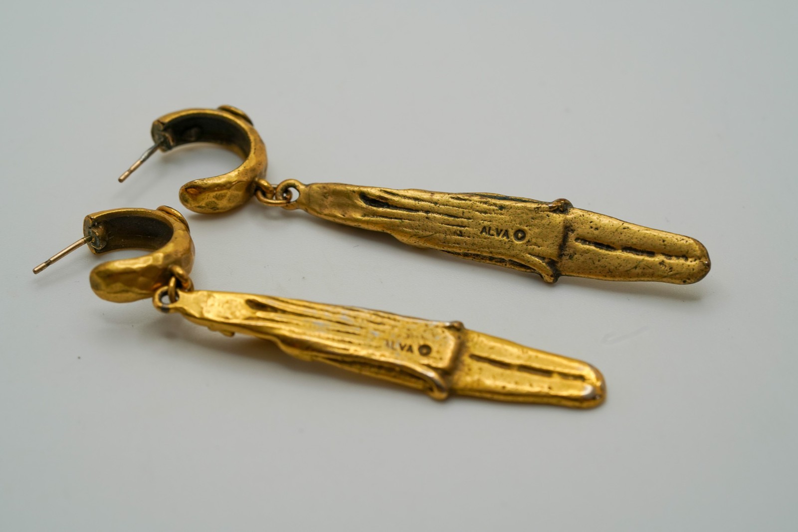 Vintage ALVA Primitive Gold Tone Dangle Earrings 7cm JB43
