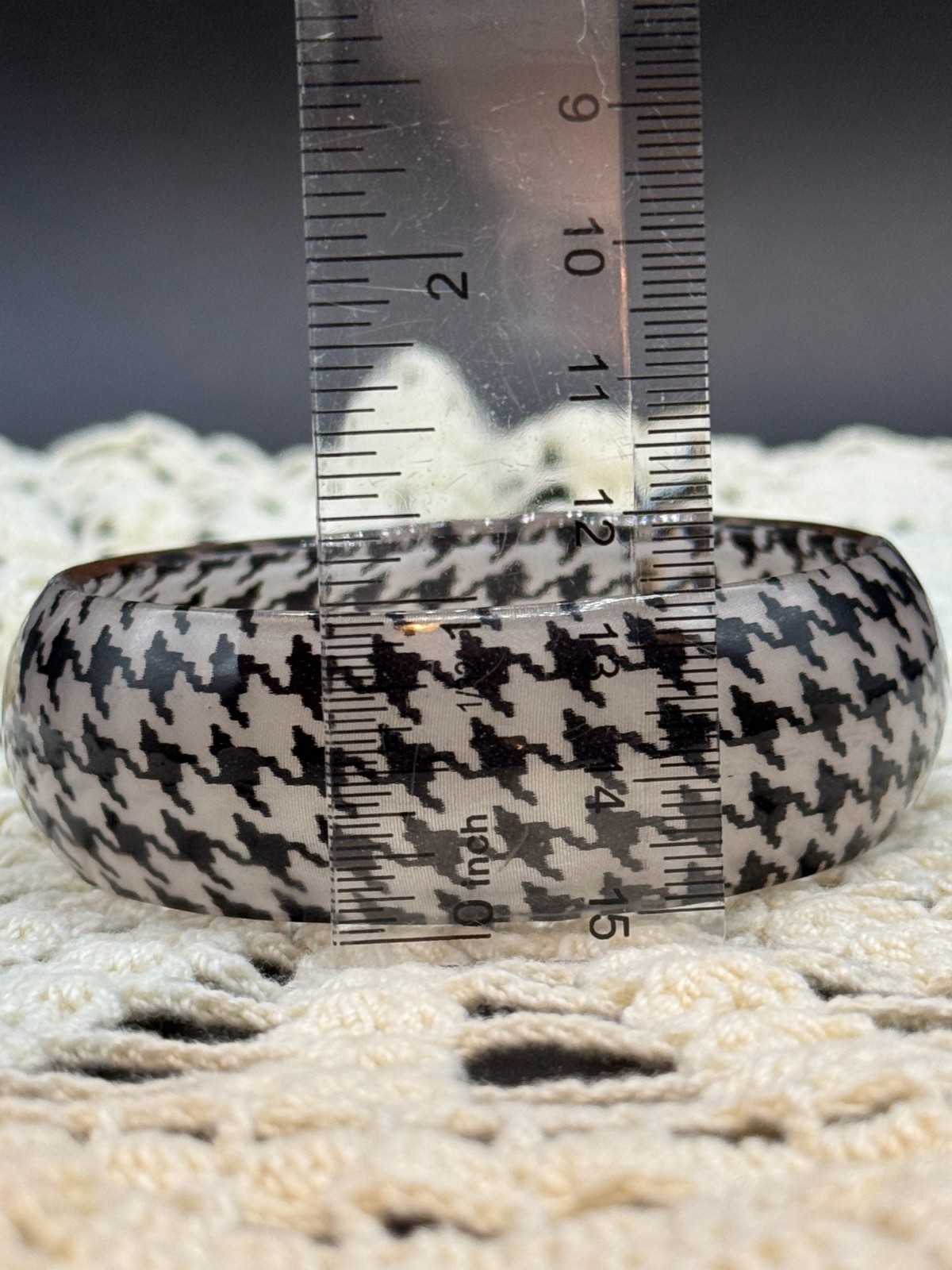 Vintage Houndstooth Fabric Inlay Resin Bangle Chunky Mod 1960s Retro Bracelet