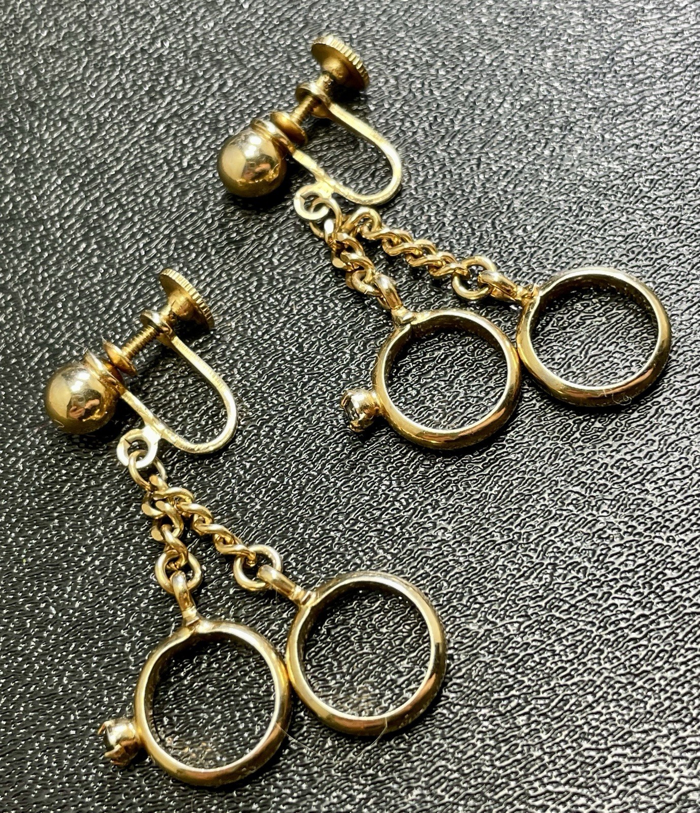 ALICE Signed Vintage 1.5” Gold Tone Crystal Rhinestone Chain Dangle Earrings