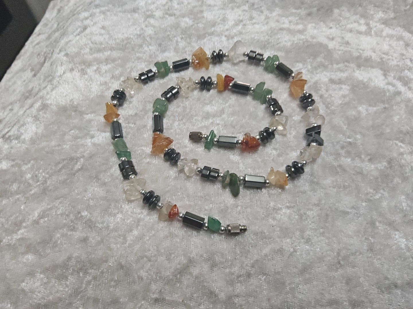 VTG Green Apple Agate Orca Chalcedony Hematite Chip Necklace Barrel Clasp 70’s