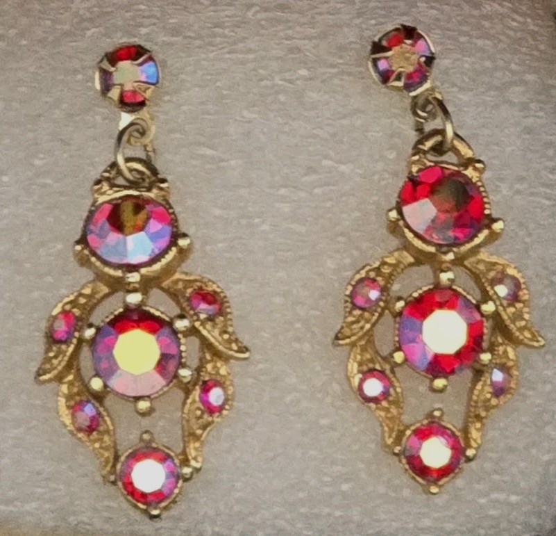 VTG IRIDESCENT PINKS PURPLES CRYSTALS VICTORIAN PIERCED DANGLY EARRINGS☆1.5″☆EC