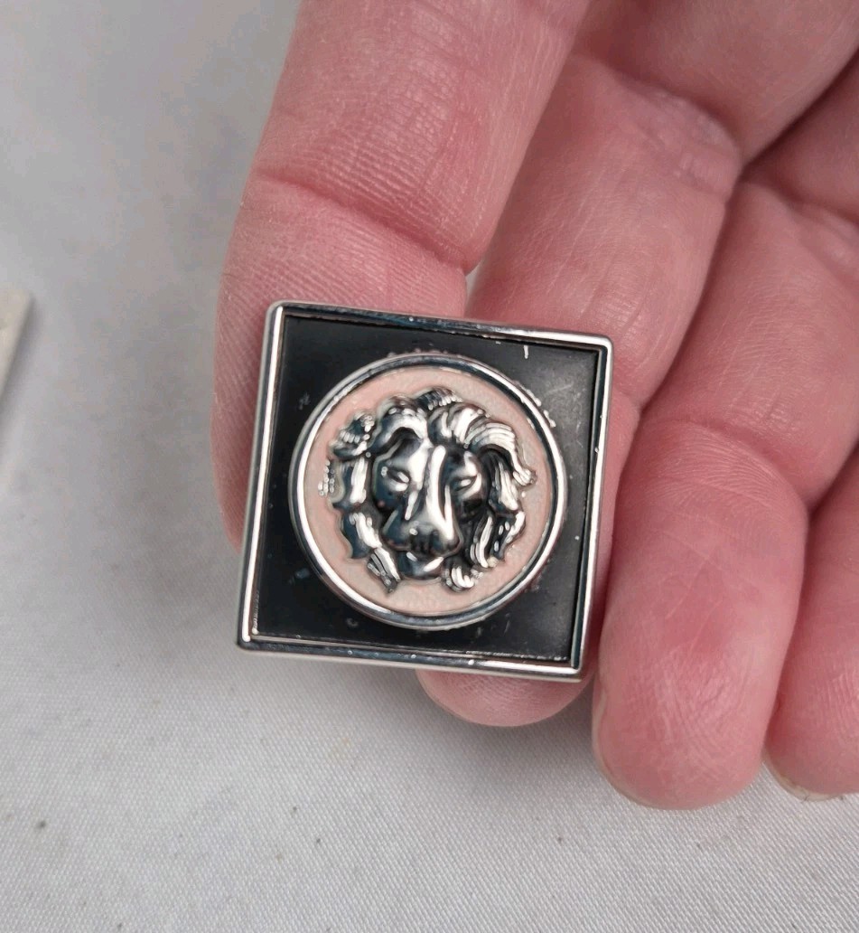 Swank Lion Cufflinks Vintage Cream Enamel Silver Tone Square 7/8″