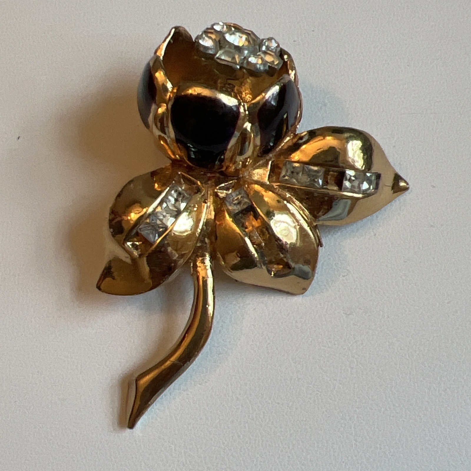 Vintage Coro ? Camilla Flower Trembler Gold Tone Enamel Rhinestone Fur Clip