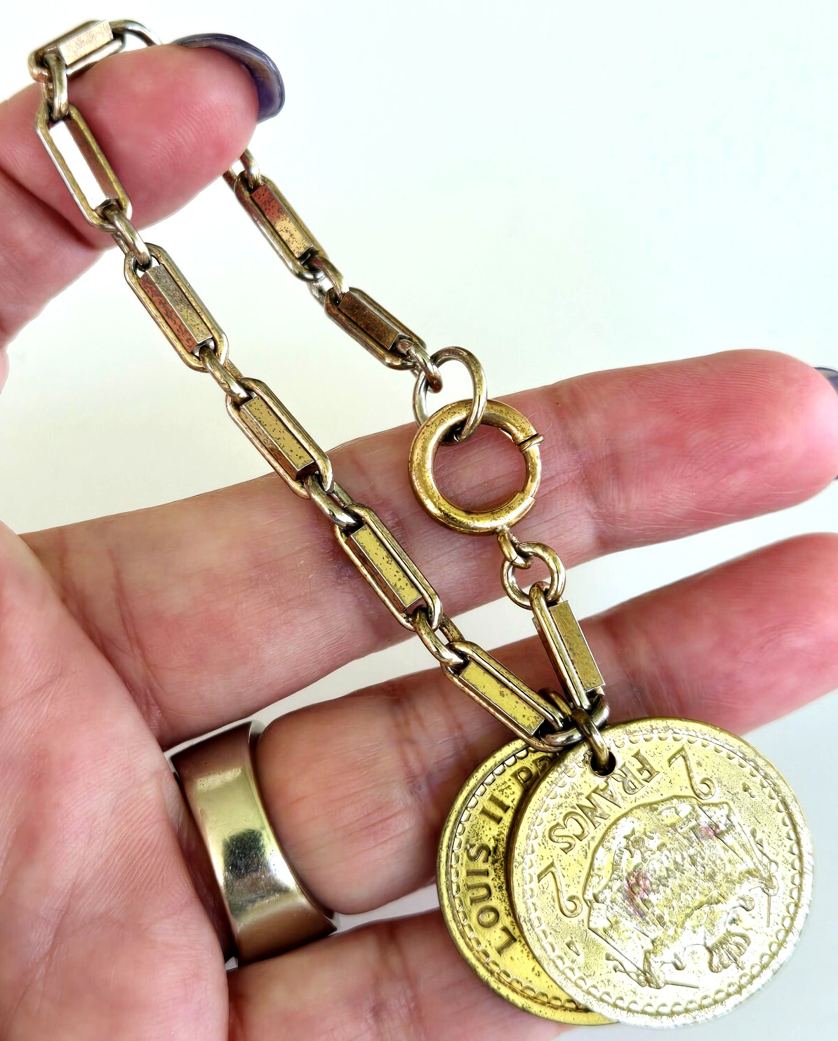 Vintage 1940s Fake French Coin Charm Gold Tone Split Bar Link Chain Bracelet 7″