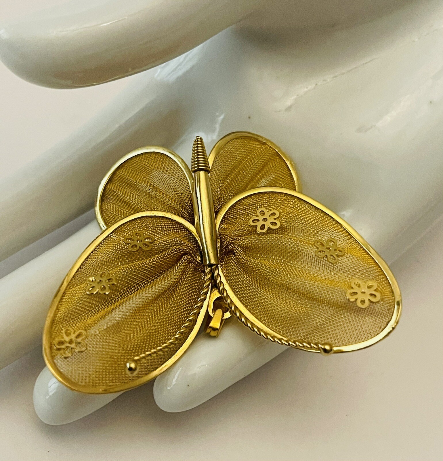 Vintage Goldtone Butterfly Flowers Mesh Figural Pendant Brooch Pin