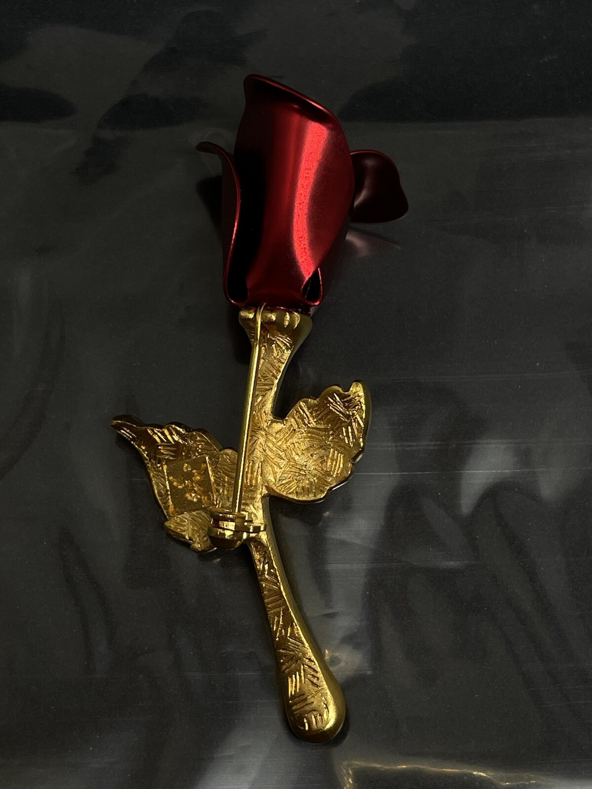 Vintage Rose Brooch Pin 3D Gold Tone Lucite Crystal Stem 2.5” Signed Stunning✨