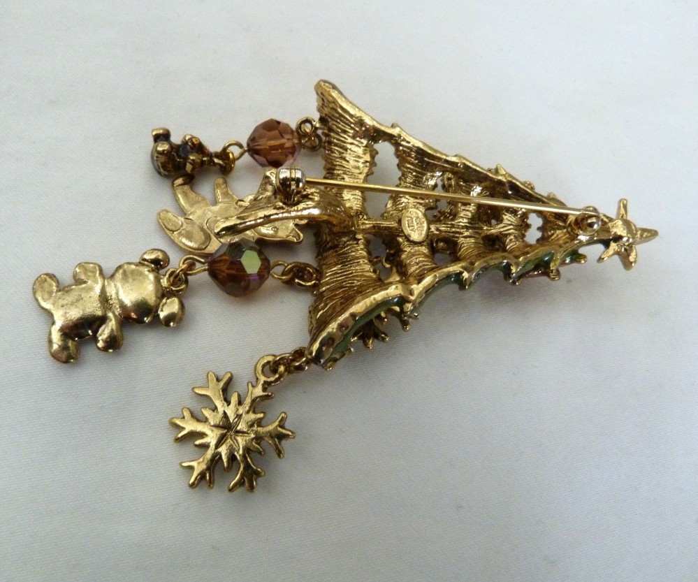 3 1/2″ KIRKS FOLLY ENAMEL DANGLE TEDDY BEARS SNOWFLAKE CHARMS CHRISTMAS TREE PIN
