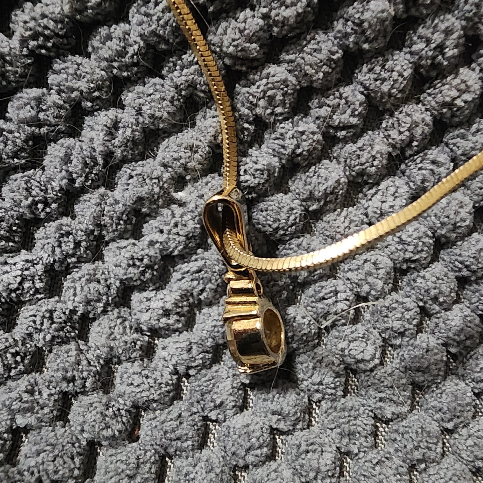 Vintage Gold Tone Necklace Large & Small Rhinestone Faux Diamond Pendant 18.5″