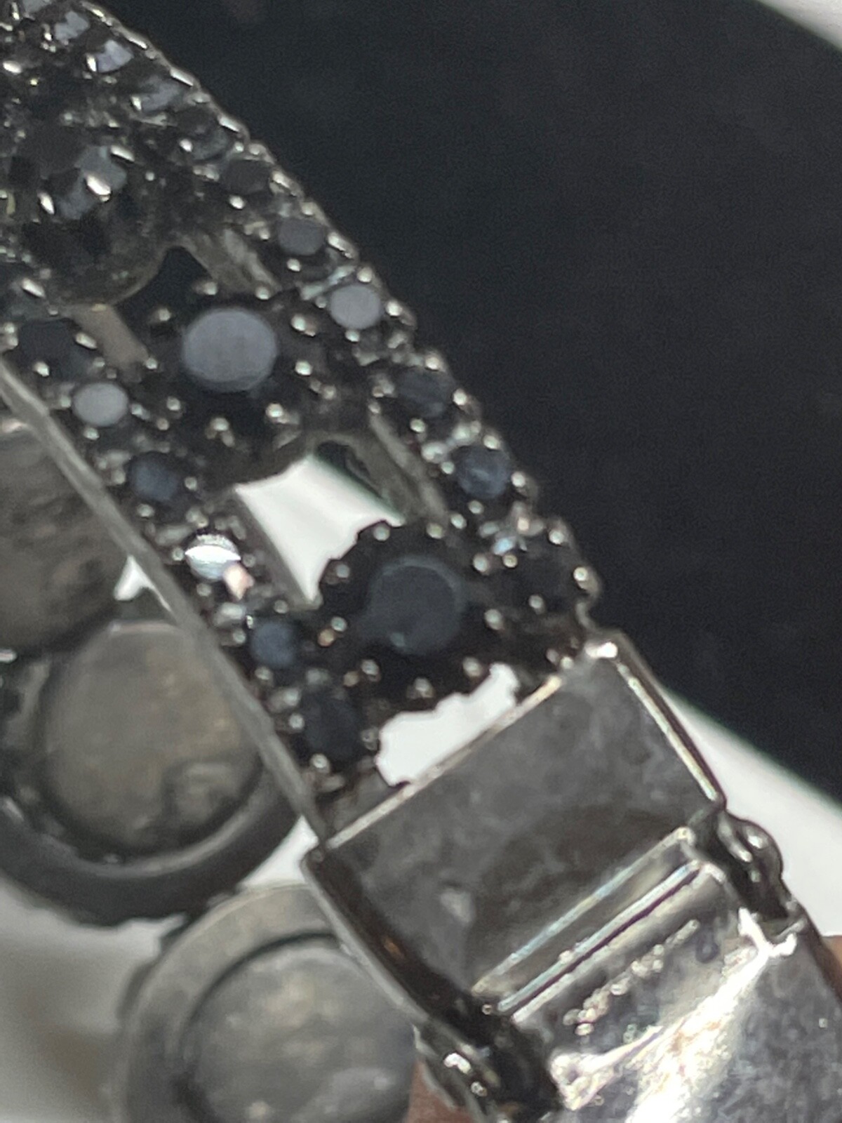 Bracelet Black Rhinestone Hinged Open Clasp at Top Pretty design vintage
