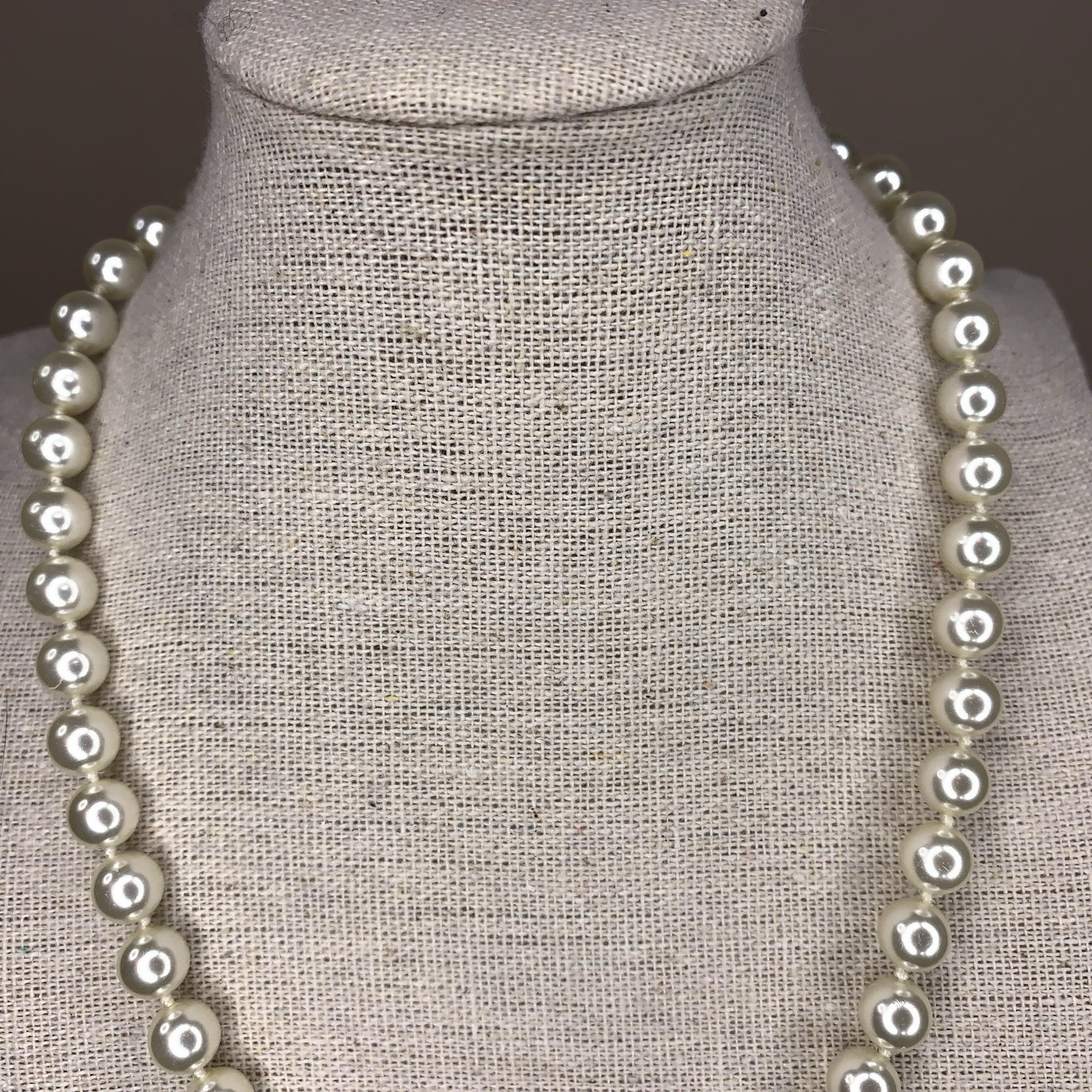 Vintage Ivory Gold Ornate Clasp Faux Pearl Necklace Wedding Formal Event Gift