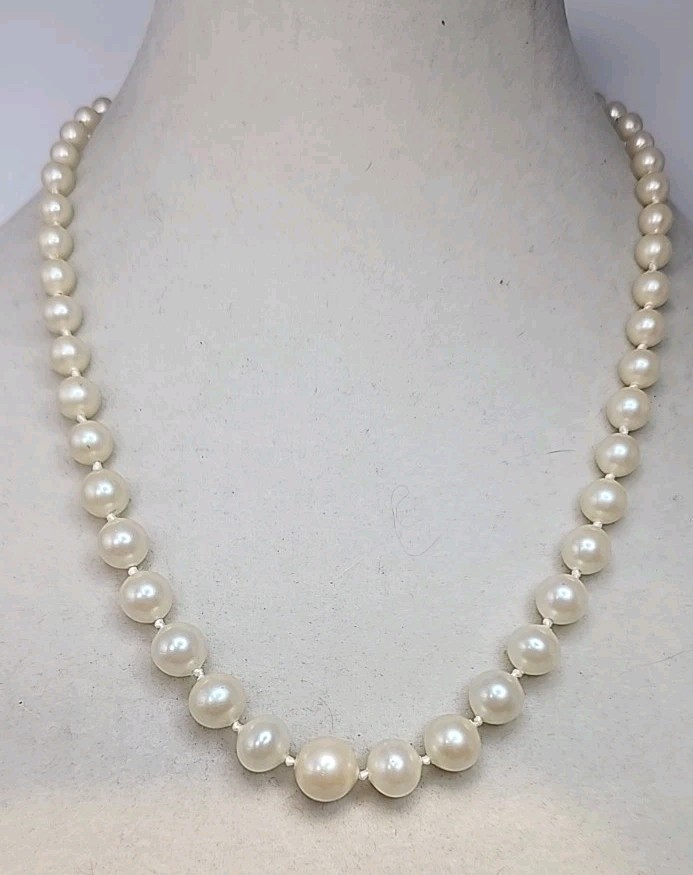 Vintage Faux Graduated Pearl Necklace 16.5″