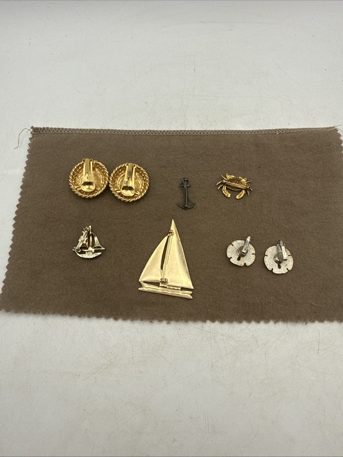 Vintage Mixed Lot of Brooches Pins Animals Gold and Silver Tone Ocean Theme