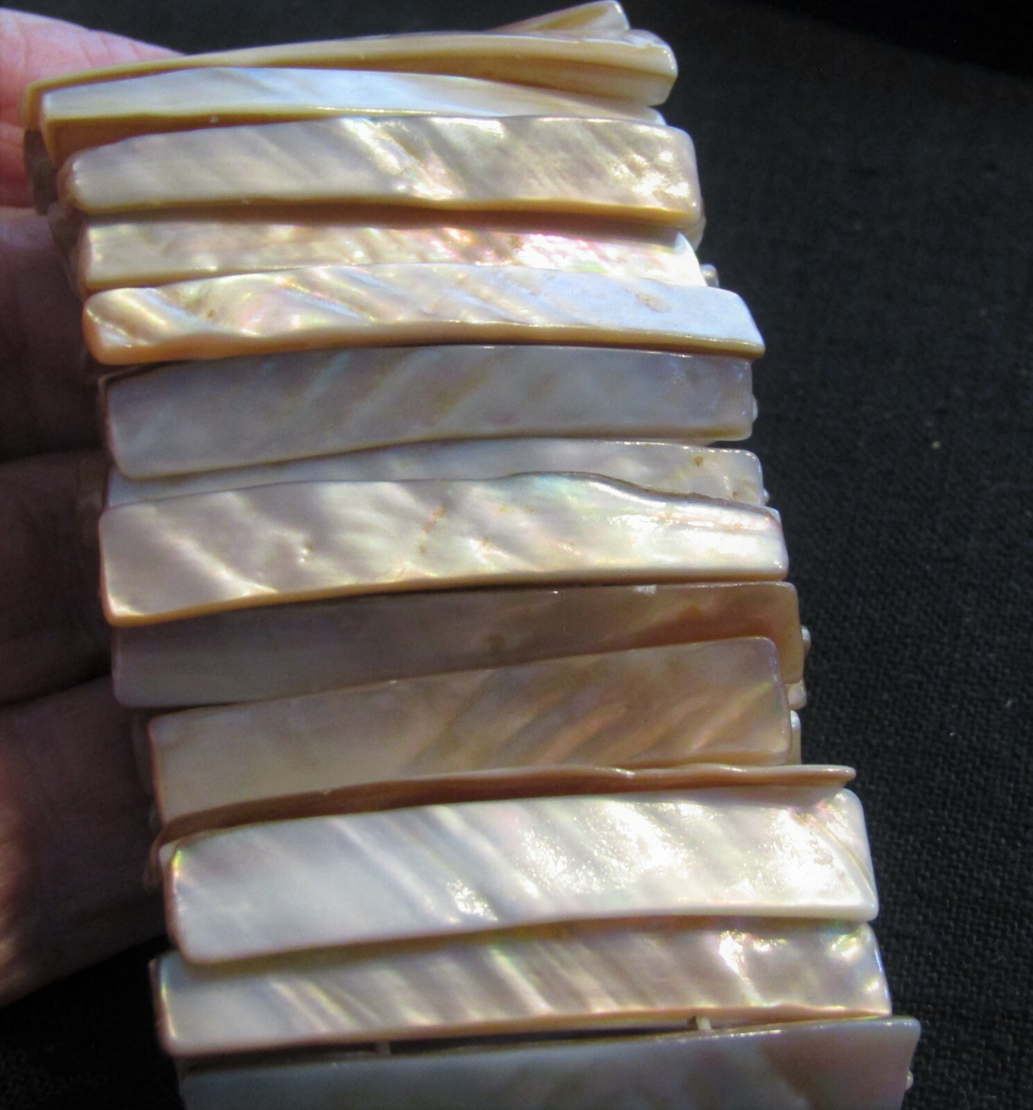 VINTAGE MOTHER OF PEARL EXPANDING BRACELET