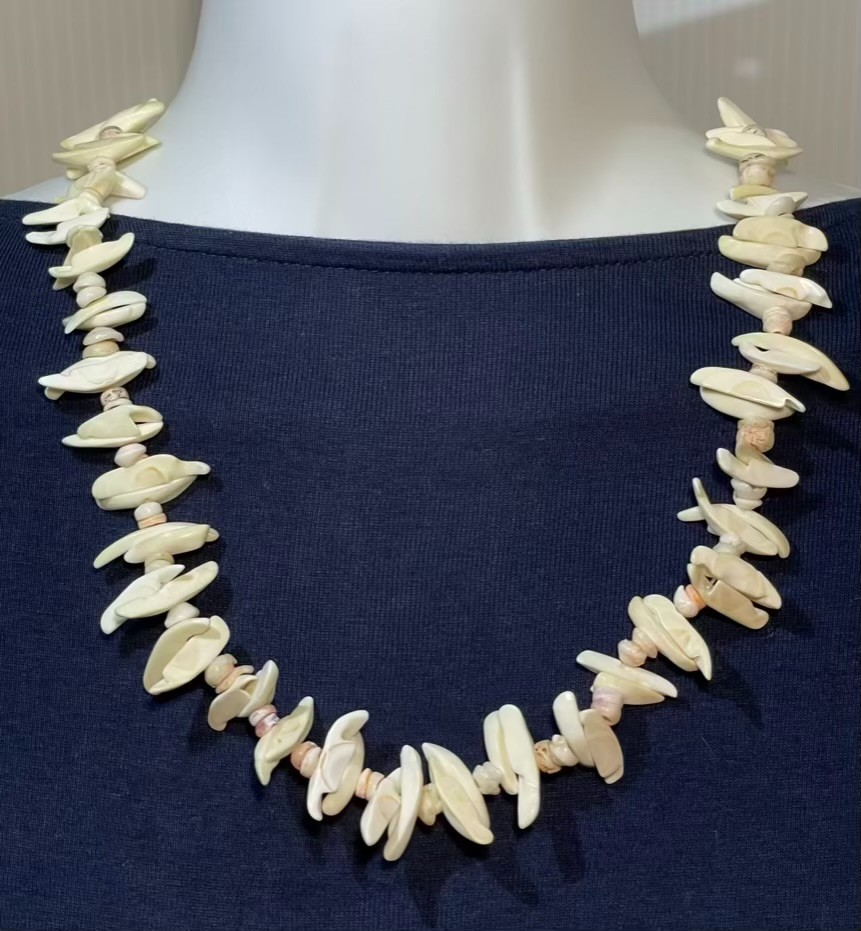 Seashell Necklace Freeform Spiky Beads Natural Off-White Pink Chunky Beach 24″