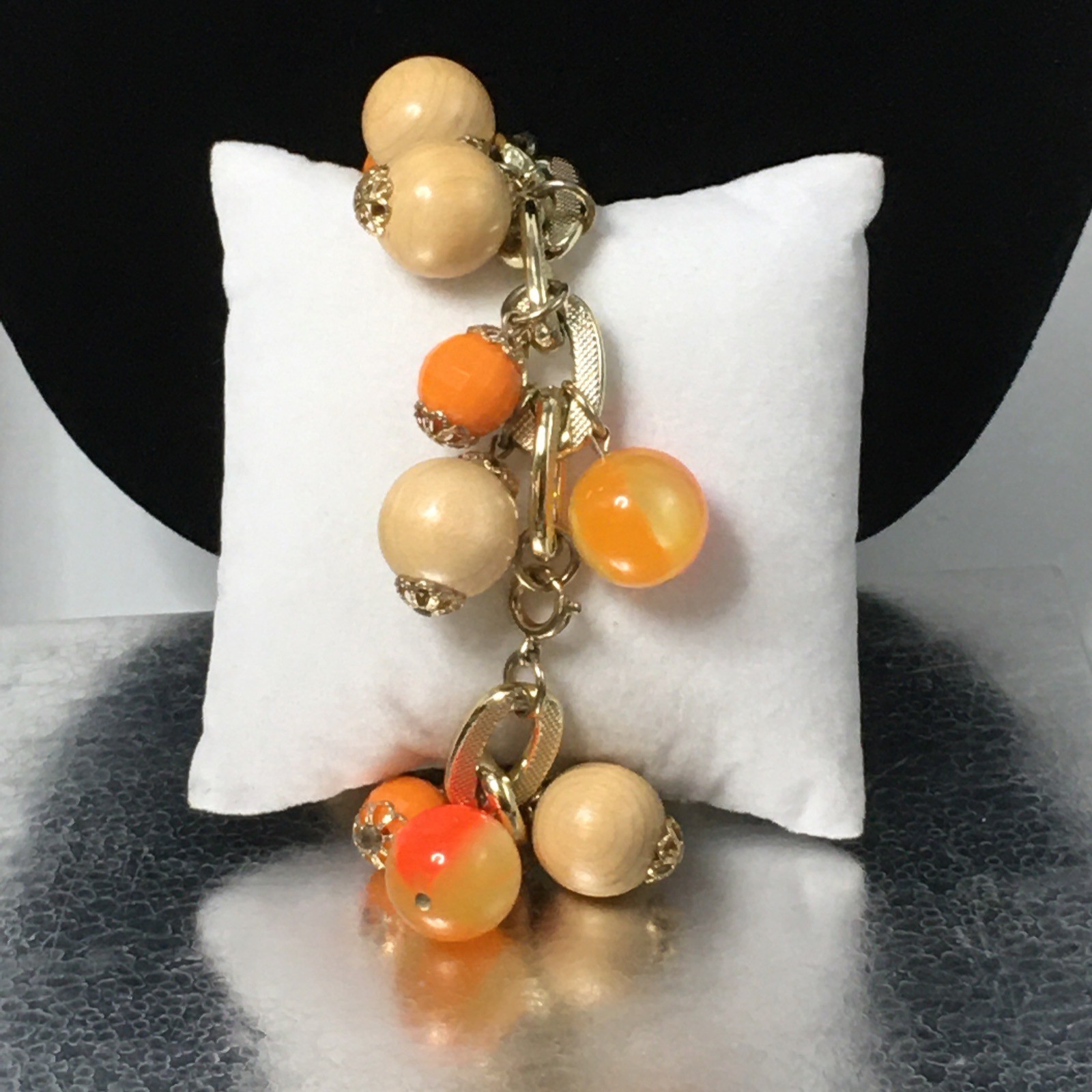 1960s VTG Chunky Multicolor Beaded Cha Cha Bracelet Lucite and Wood 8″