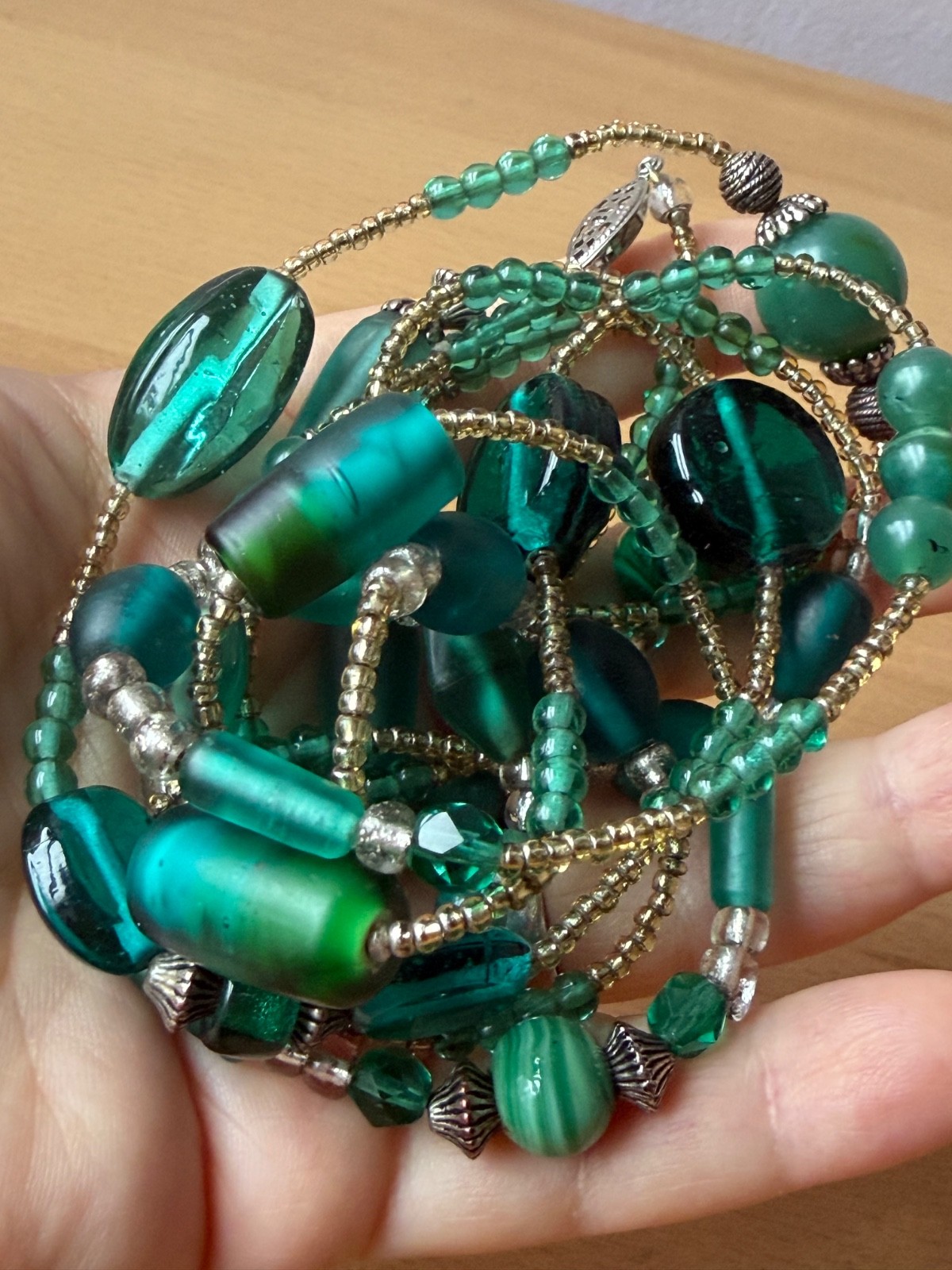 VINTAGE VIVID EMERALD GREEN COLOR MULTISHAPE GLASS BEADS LONG STATEMENT NECKLACE