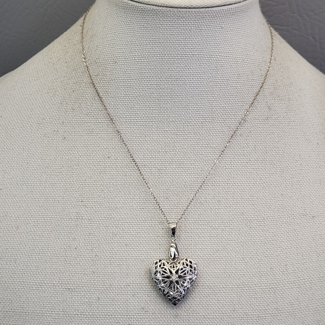Vintage Leaf Necklace Layered Enamel Rhinestone Gold Tone 23.5″